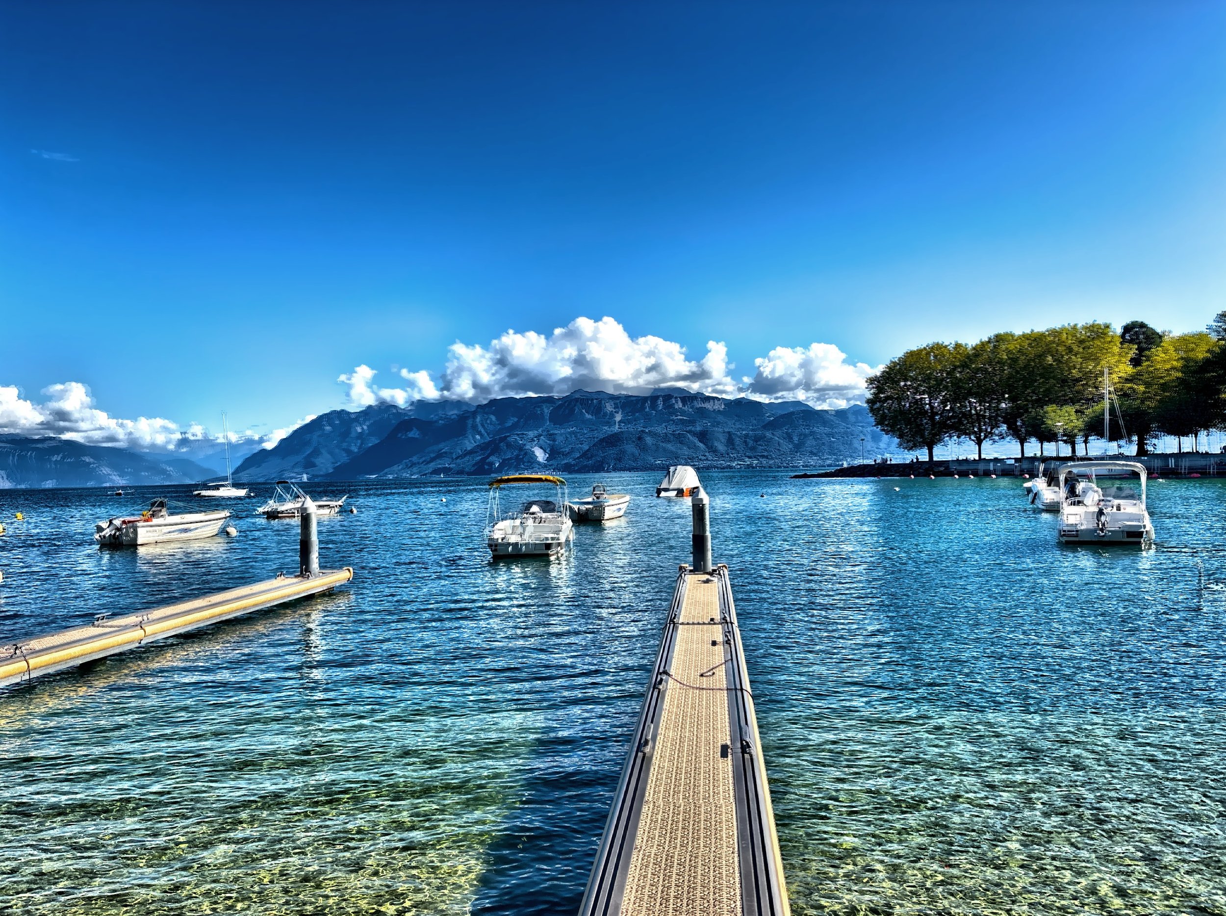  The view of Lake Geneva 