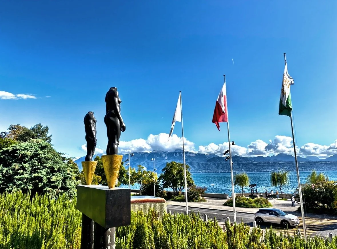  Part of the Olympic Museum garden overlooking Lake Geneva. 