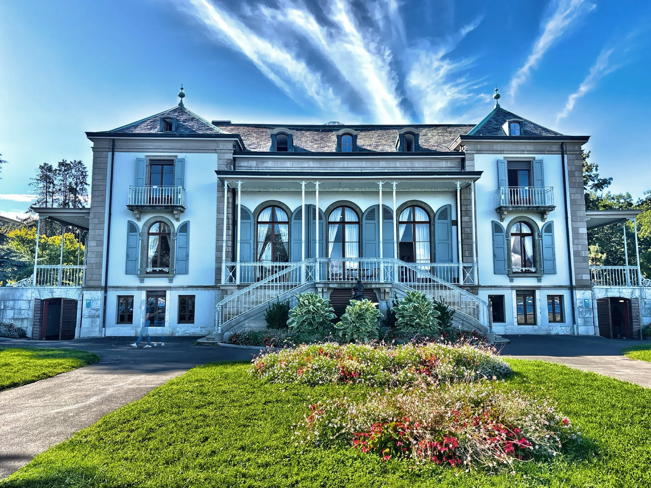  This historic villa overlooking Lake Geneva is now the headquarters of the Henry Dunant Center of Humanitarian Dialogue. 