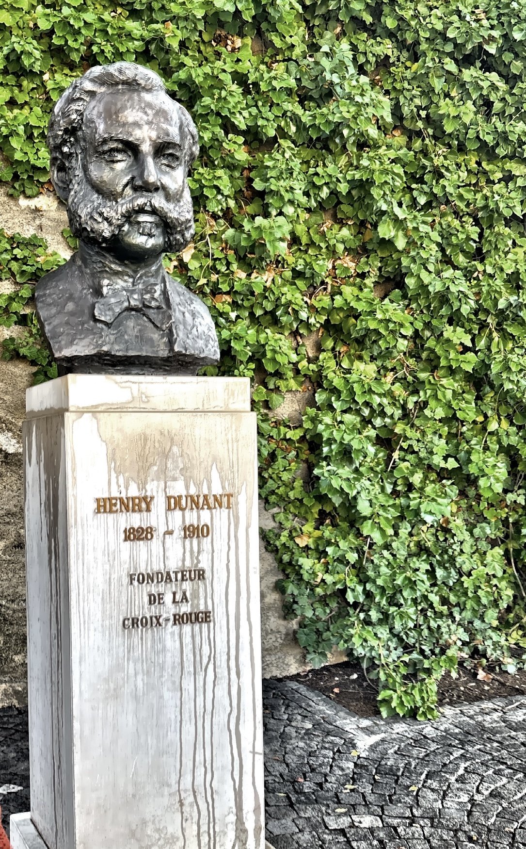  A bust of Henry Dunant, a Swiss businessman and social activist, who founder of the Red Cross. 