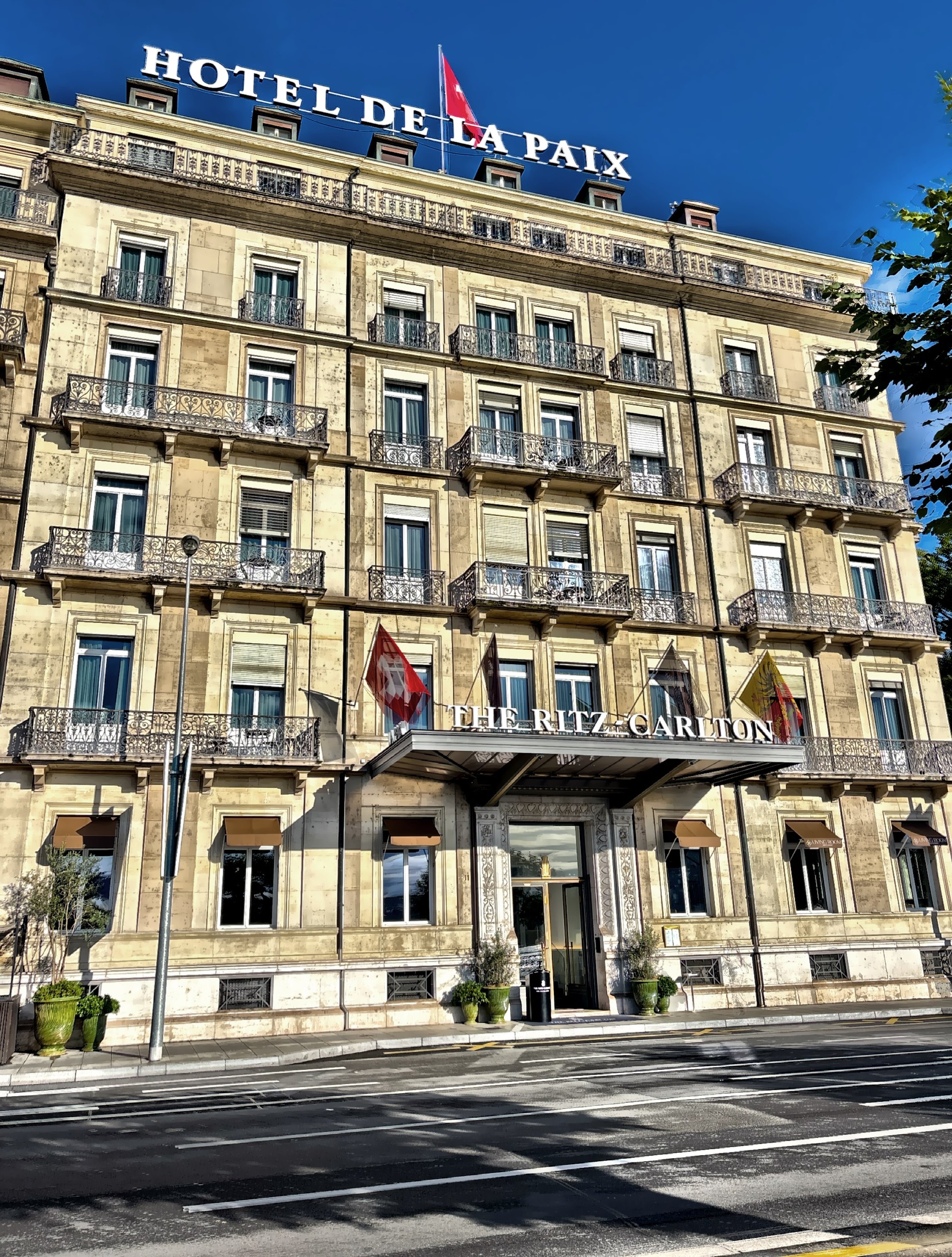  The Ritz-Carlton de la Paix originally established as the Hotel de la Paix in 1865. 