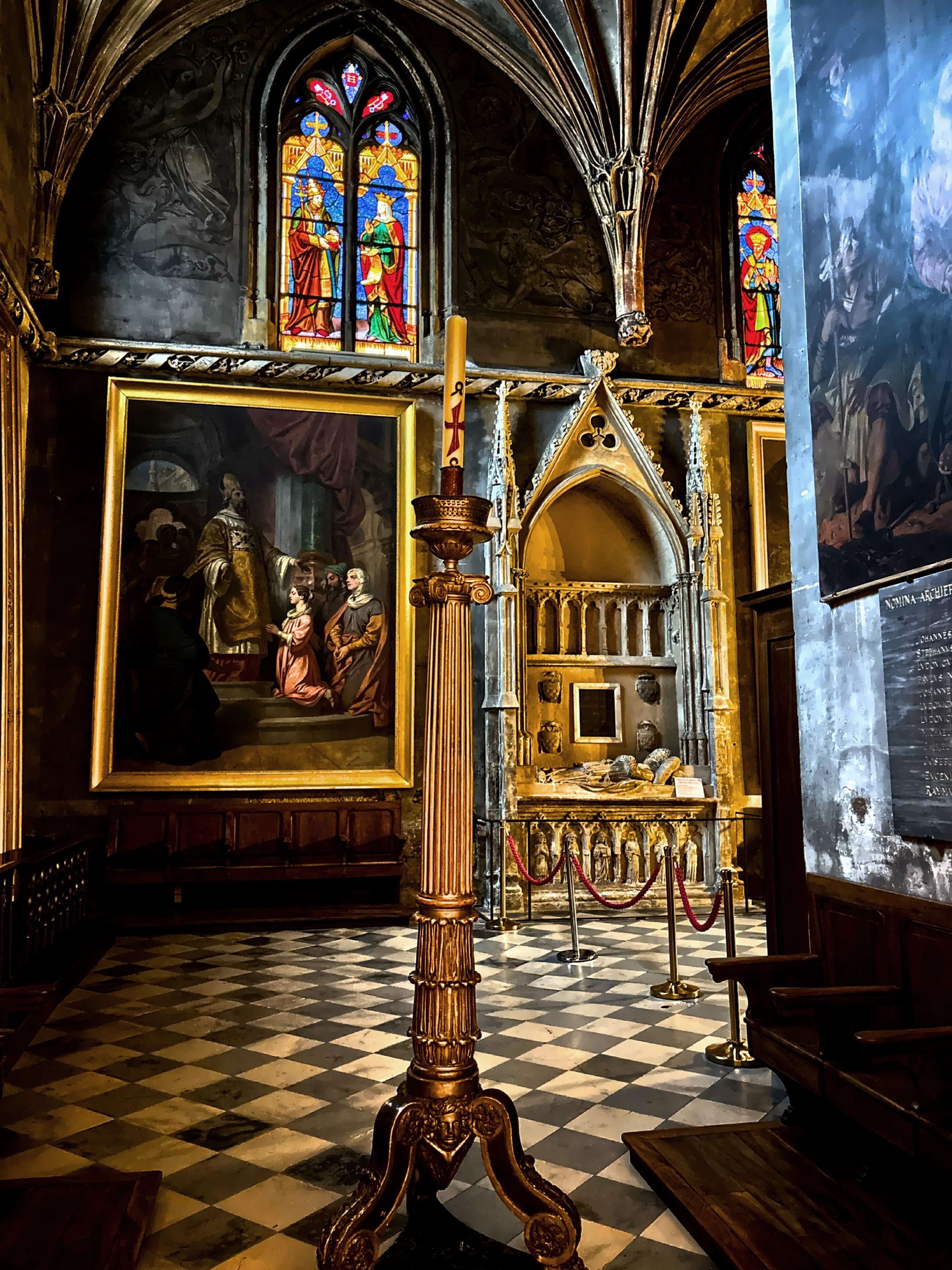  Looking towards one of the side chapels. 