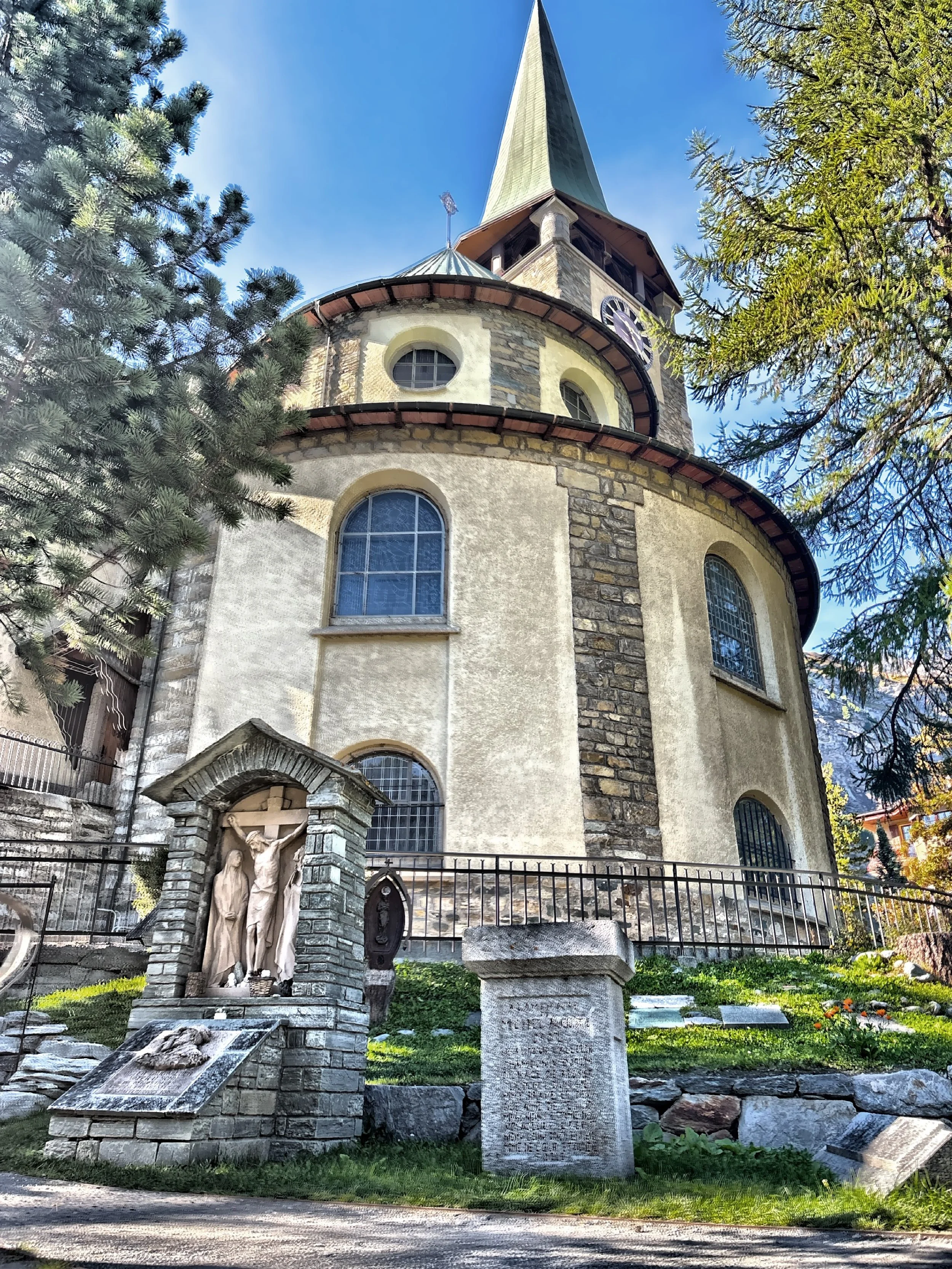  The mountaineers’ cemetery is a moving reminder of the accidents that have occurred in the mountains around Zermatt. The tranquil site is a memorial to all climbers who have lost their lives here.  It is adjacent to St Mauritius Church. 