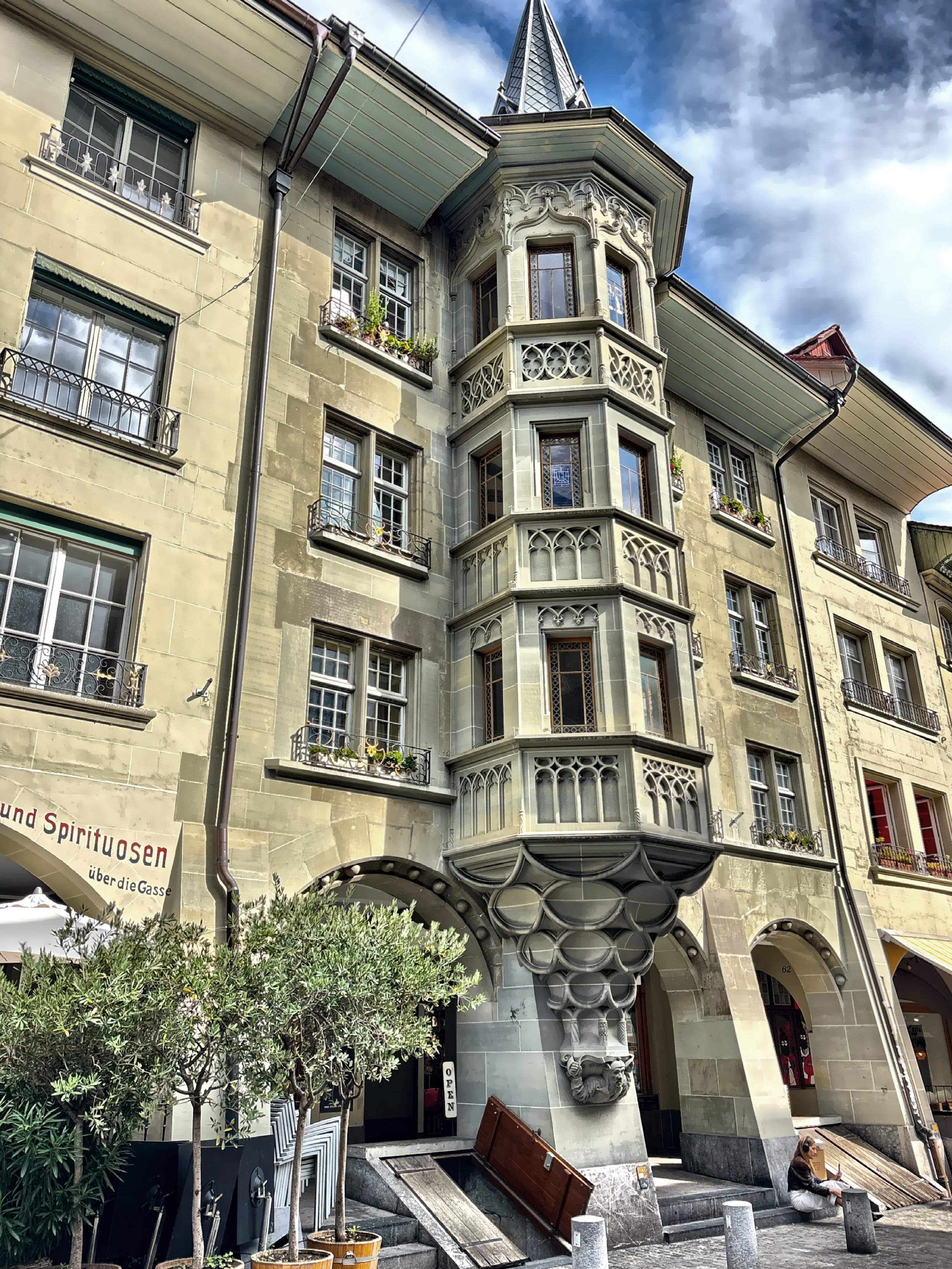  The historic Oberes Mayhaus building with bay windows was constructed around the early 17th century. 