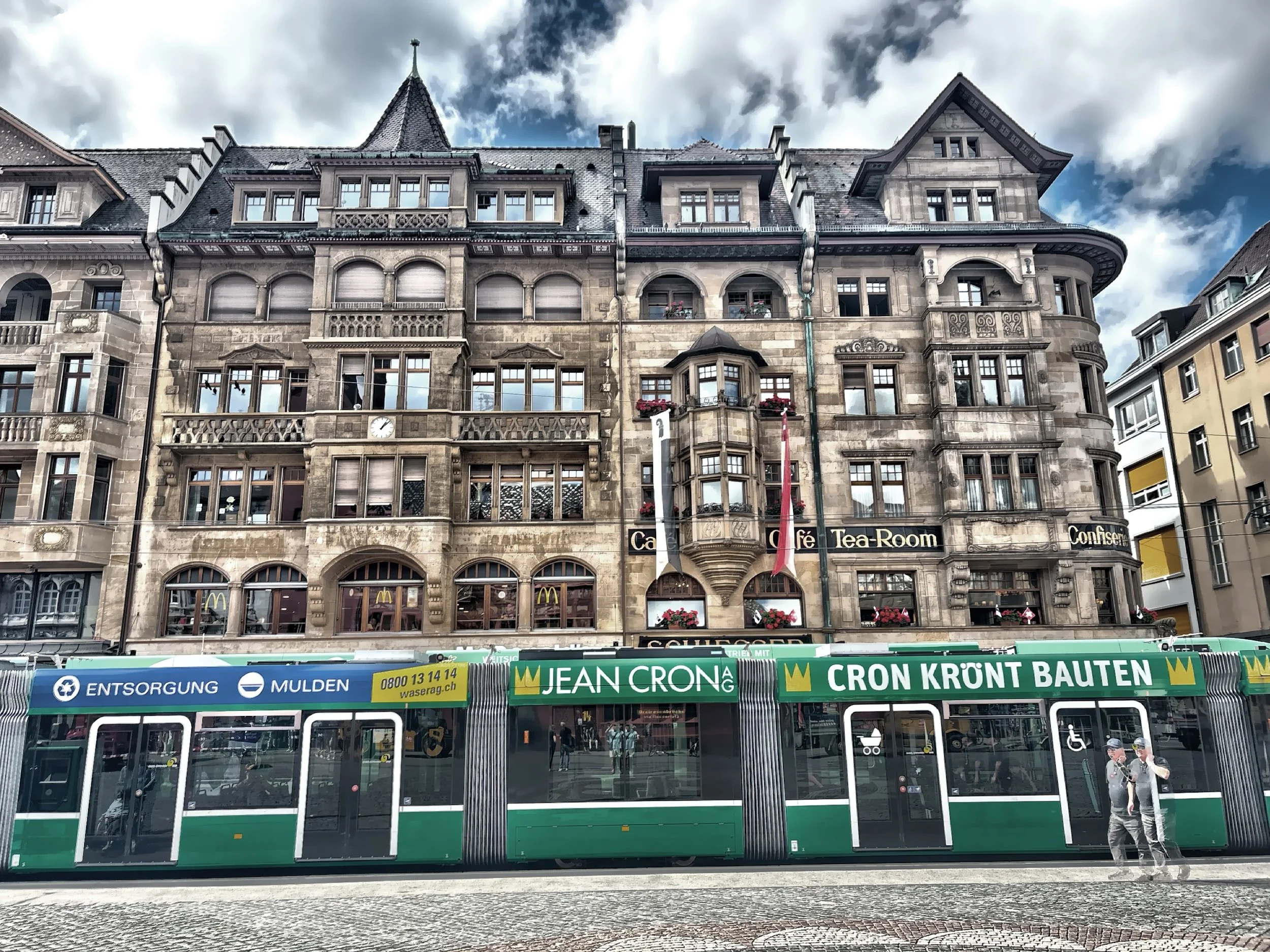  The green tram passes through Marktplatz. 