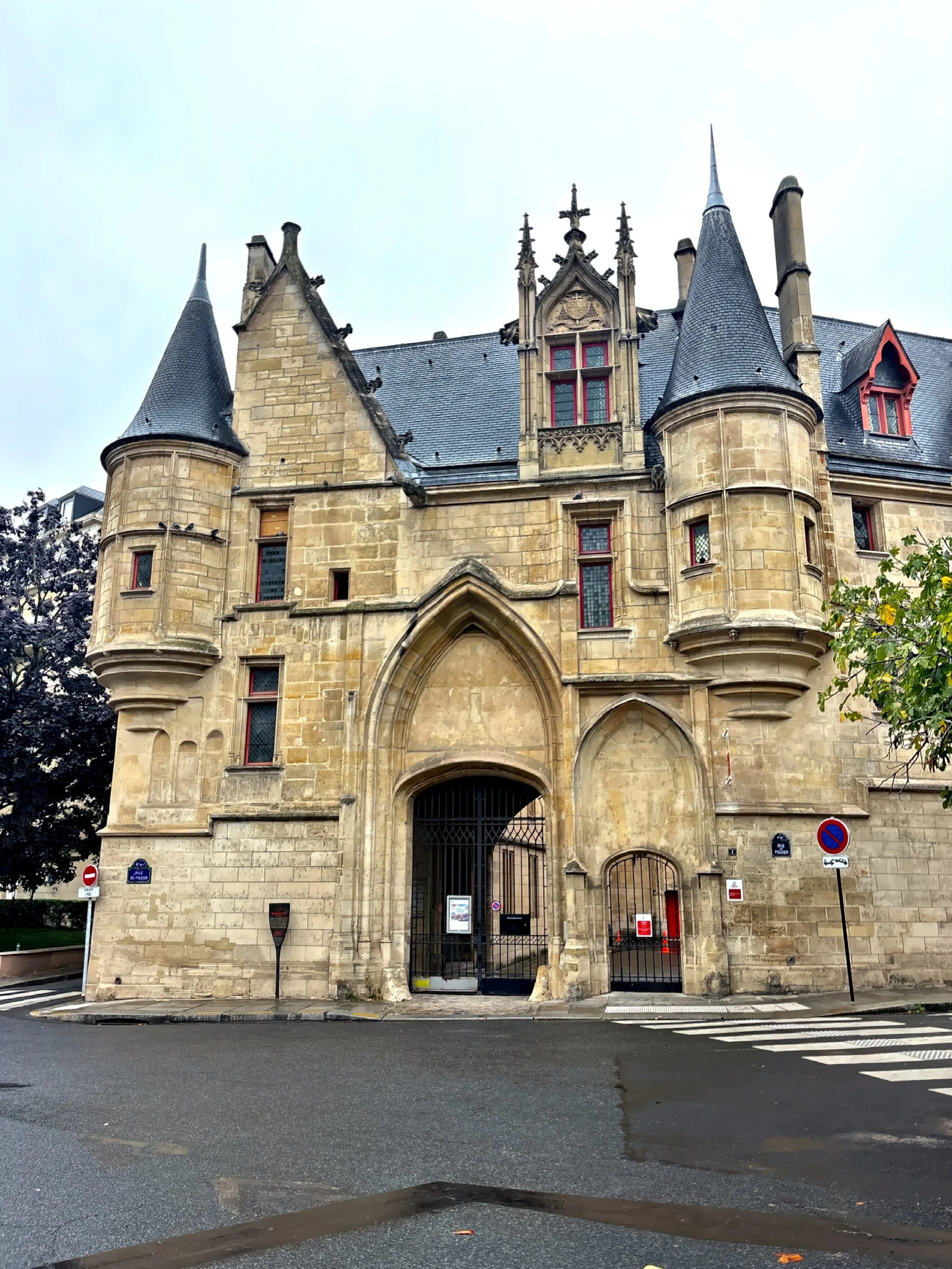  This 15th-century mansion once served as the archbishop of Sens’ residence and now houses the Bibliotheque Forney, a public library specializing in the decorative arts and handicrafts which opened in 1961.  There is a small cannonball embedded in th
