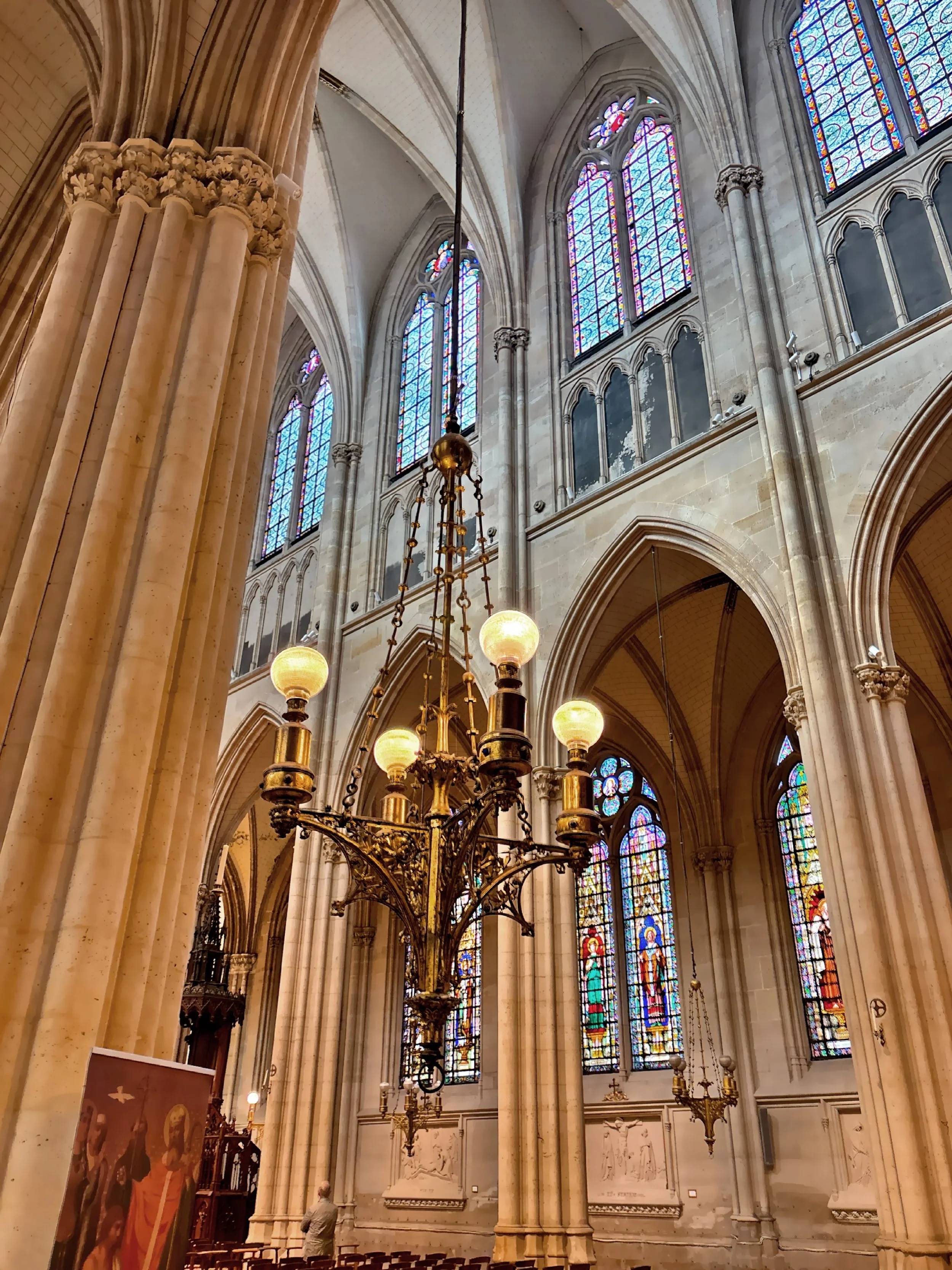  The interior of Chapelle de Jesus-Enfant. 