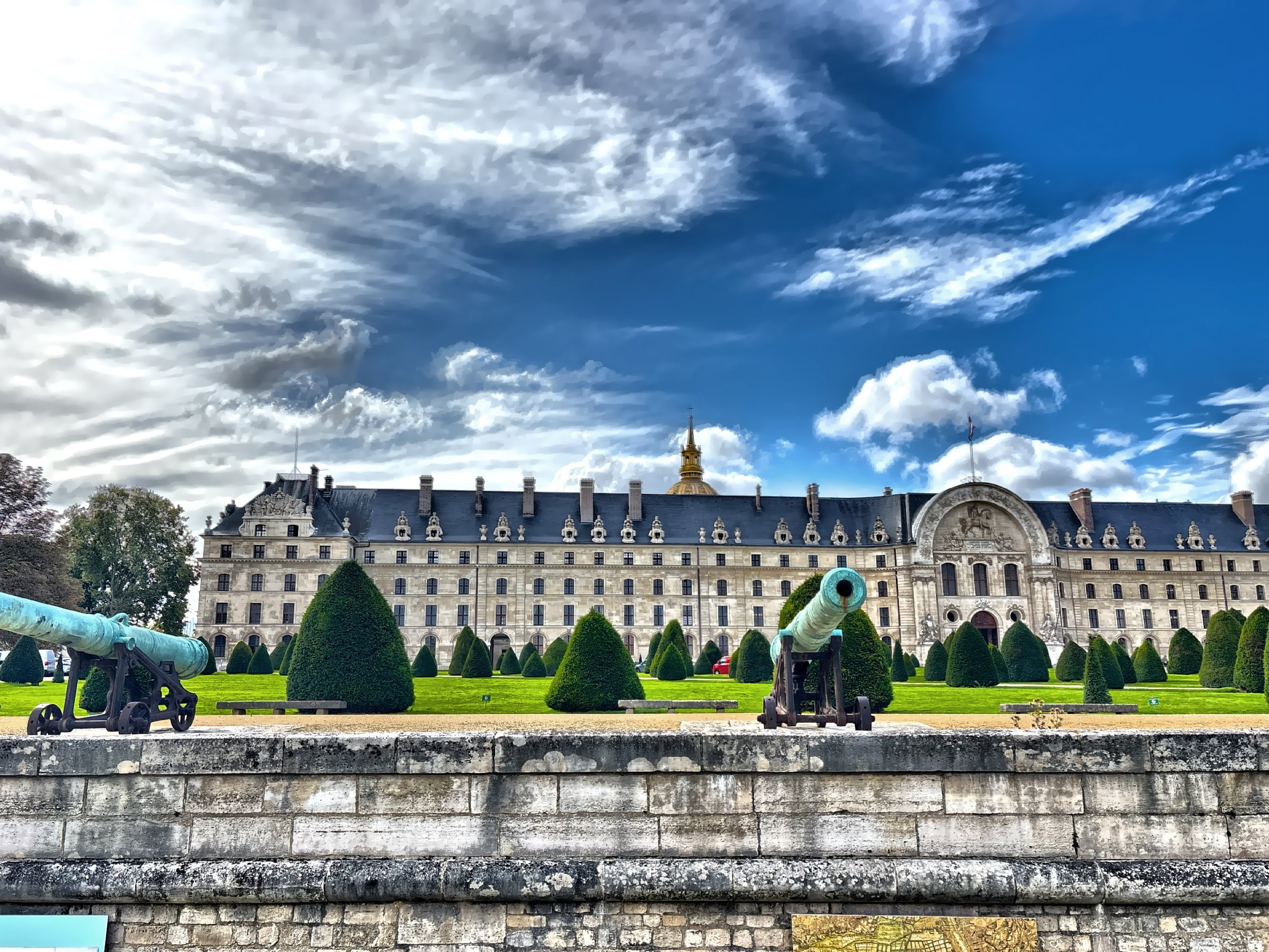  Musee de L’Armee, one of the world’s largest military history museums. 