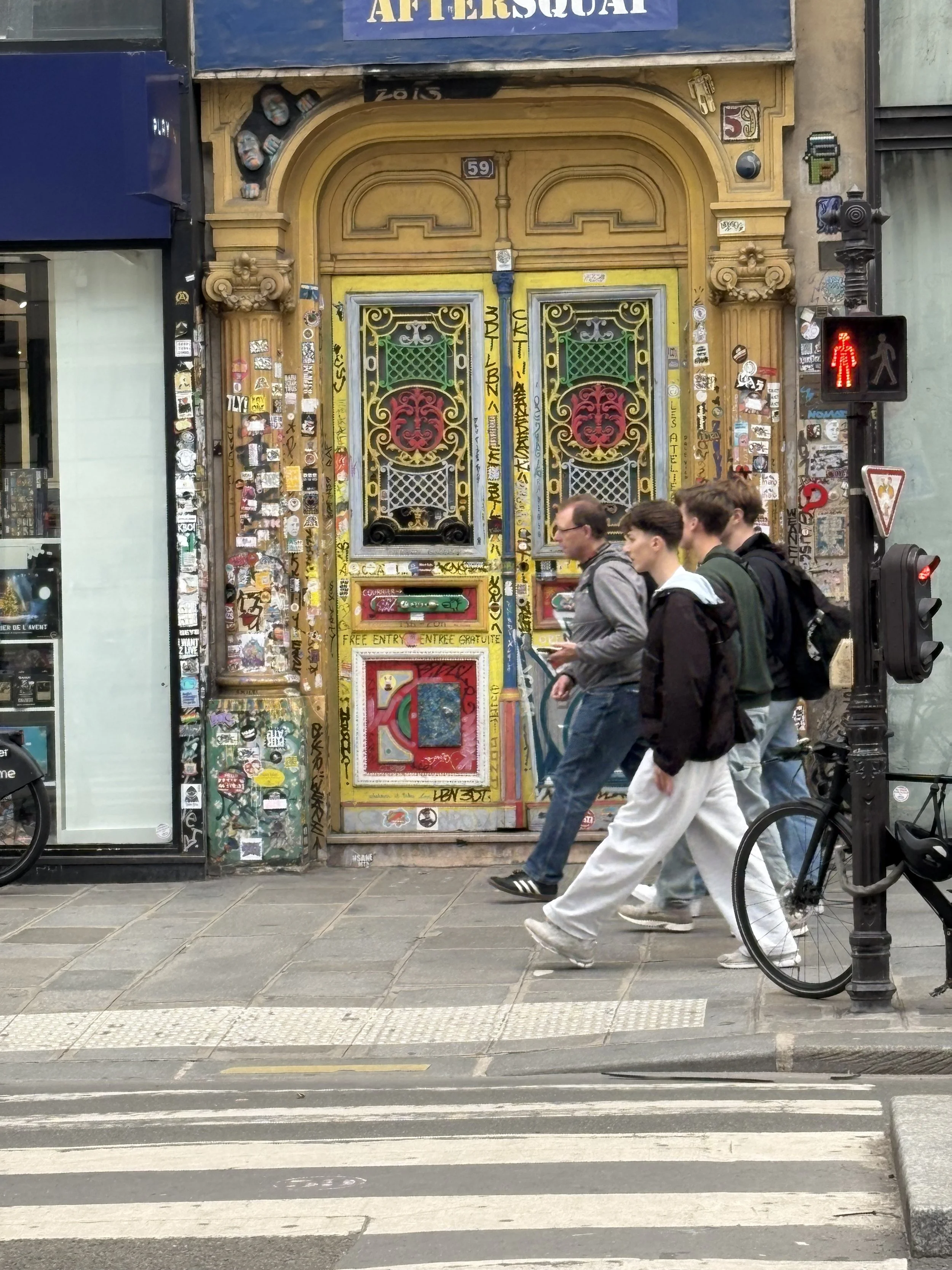  The entrance to 59 Rue de Rivoli, a well known art center. 