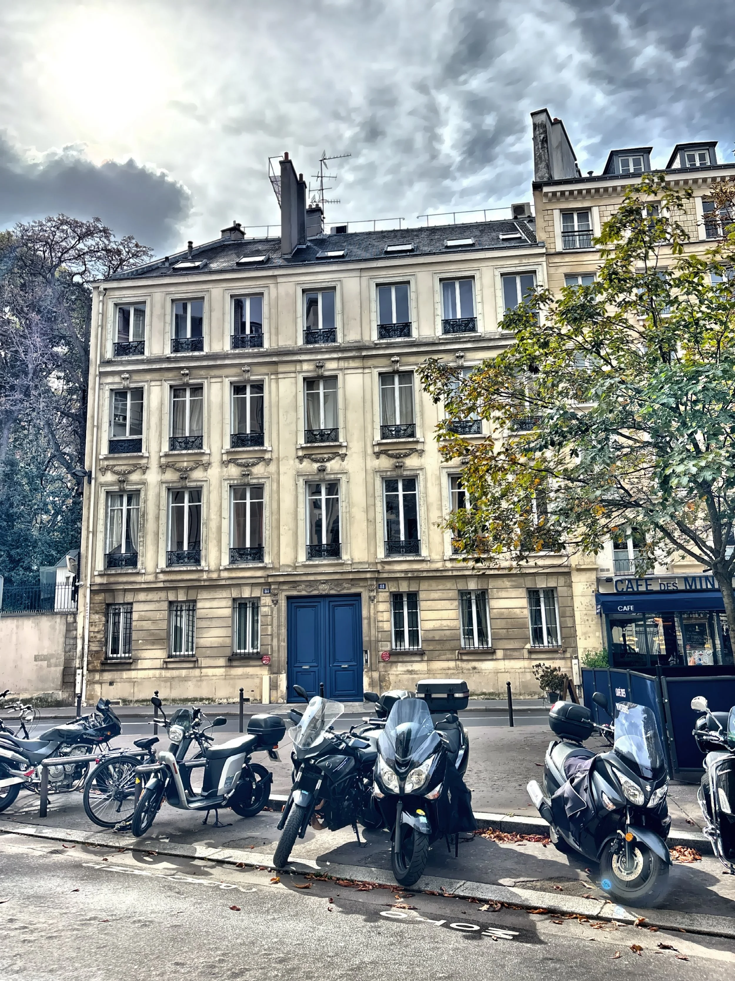  Julia Child’s Paris apartment at 81 Rue de l’Universite, which she affectionately called ‘Roo de Loo’. 