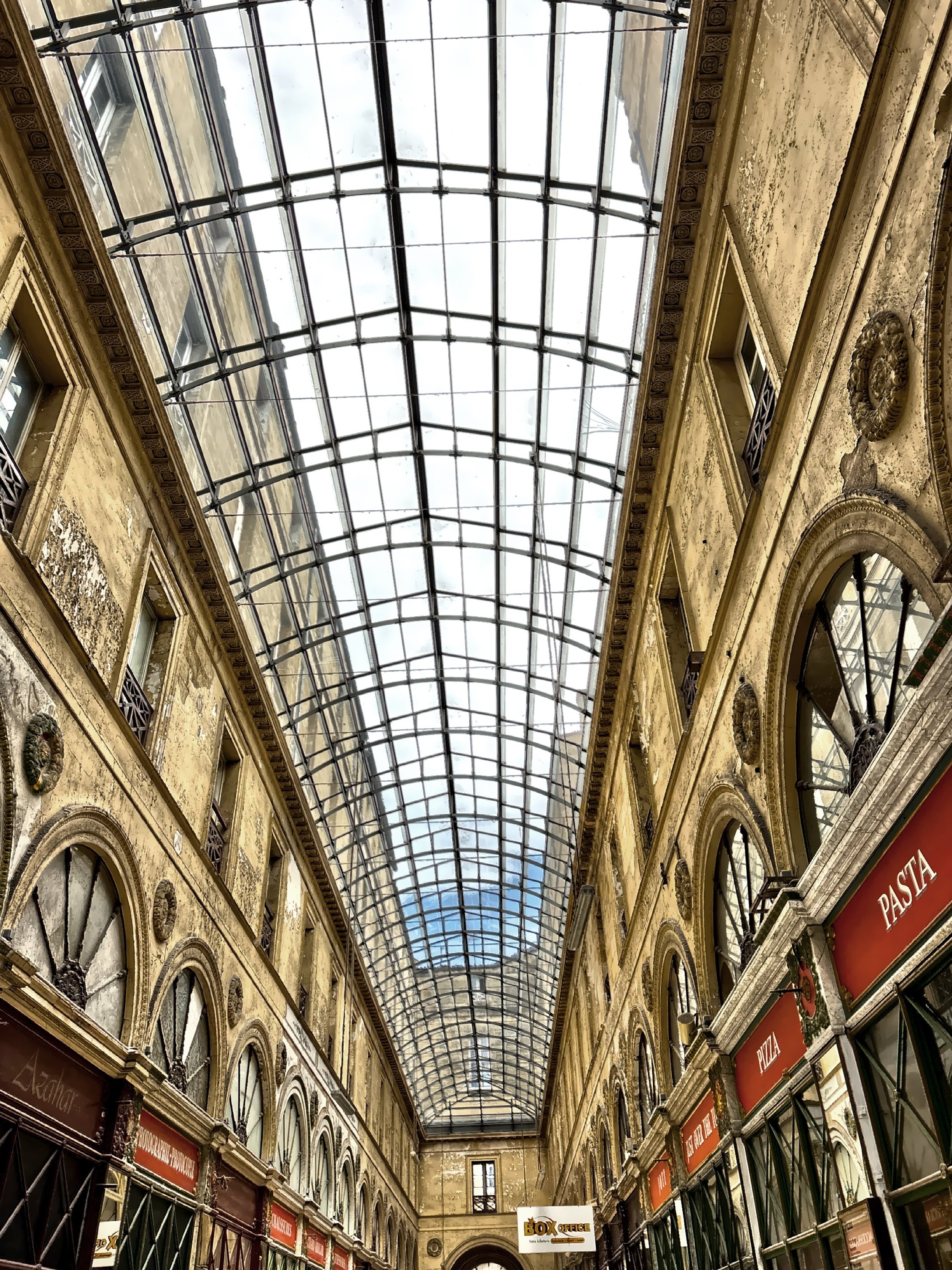 The Galarie Bordelaise, a historic covered shopping arcade built between 1833 and 1834. 