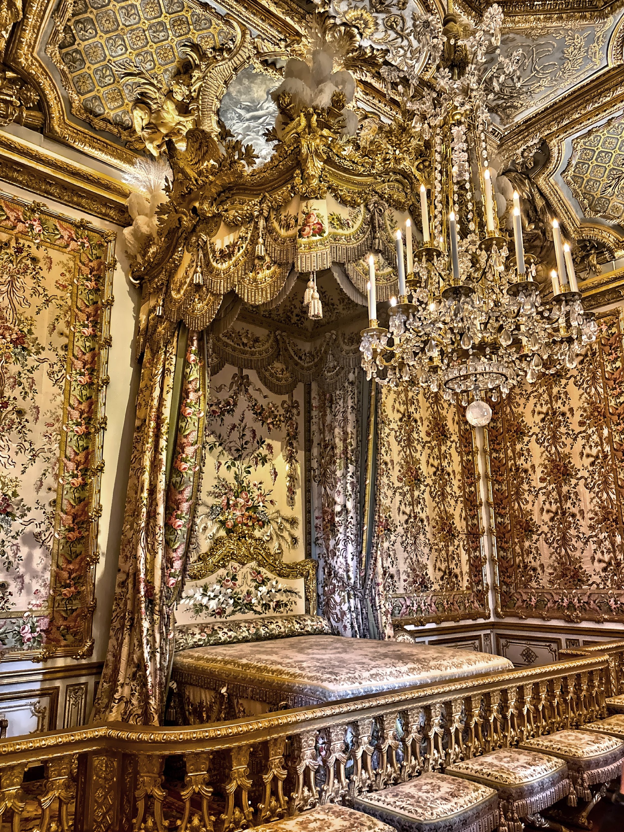  The Queen’s bedchamber. 