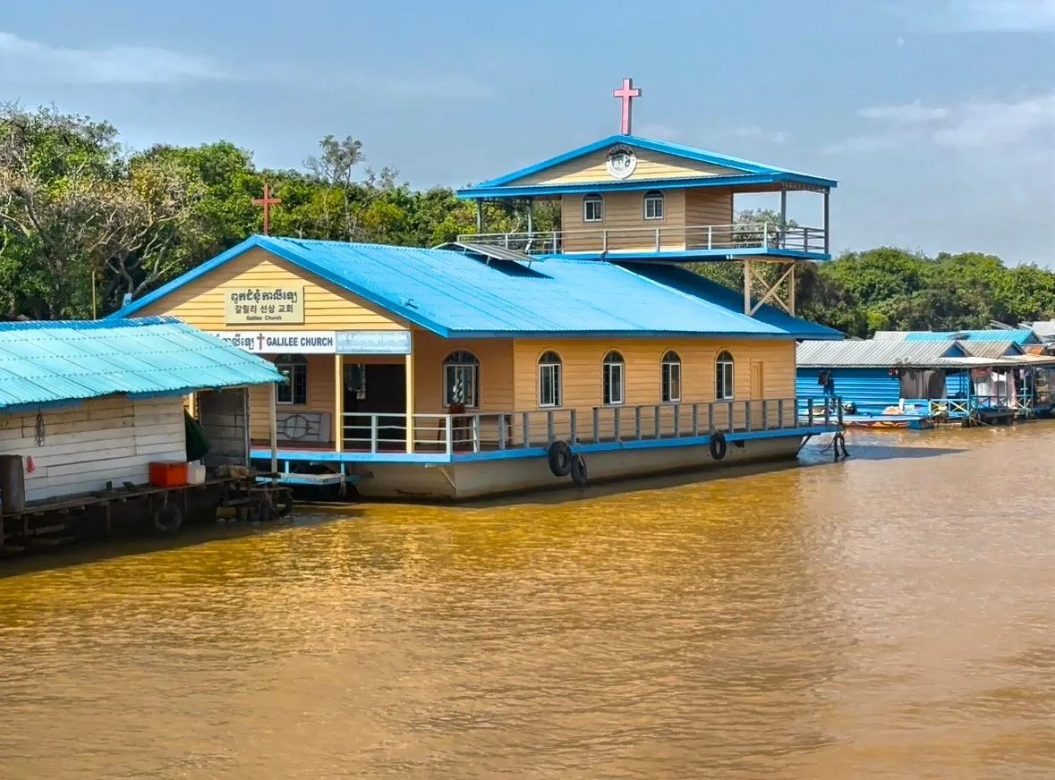  A floating church is part of the community. 