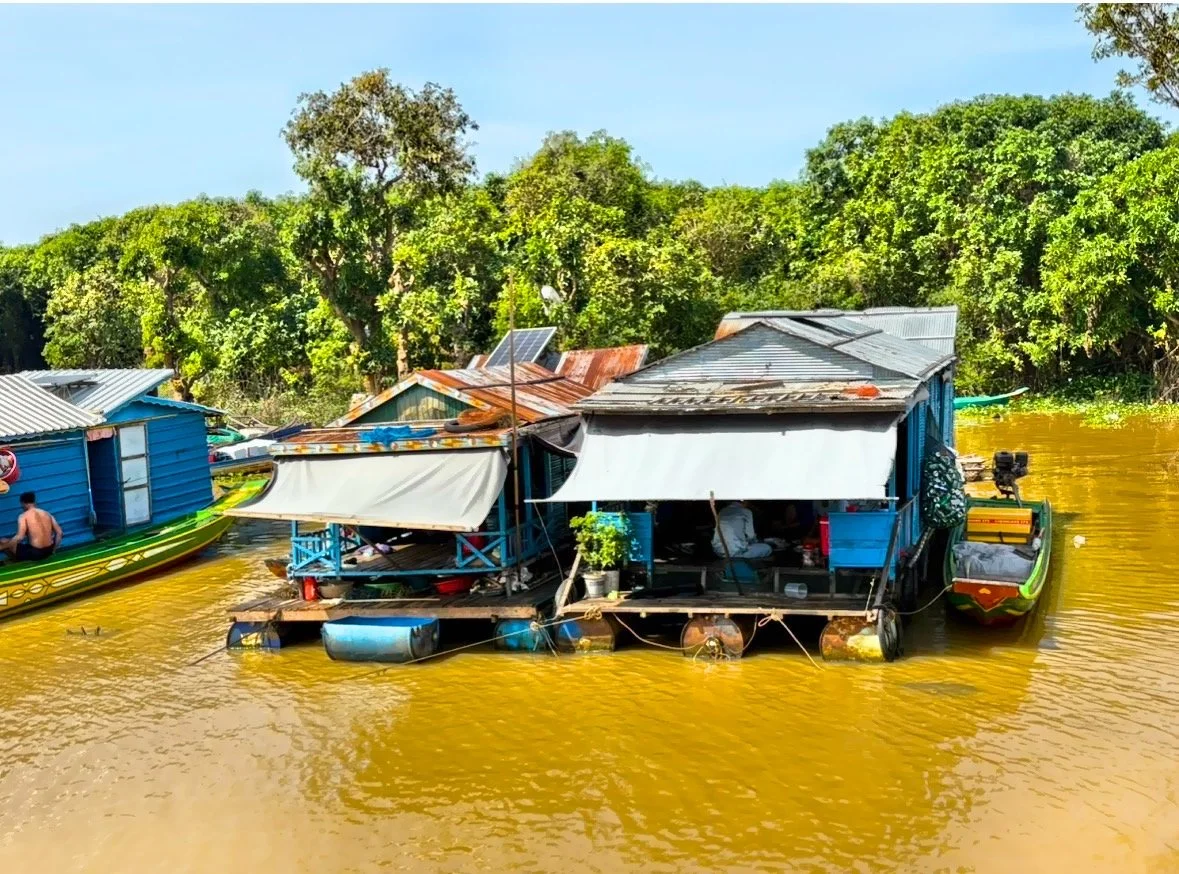 A Lake That Is Home To Thousands Of Families - Tonlé Sap Lake Floating Villages