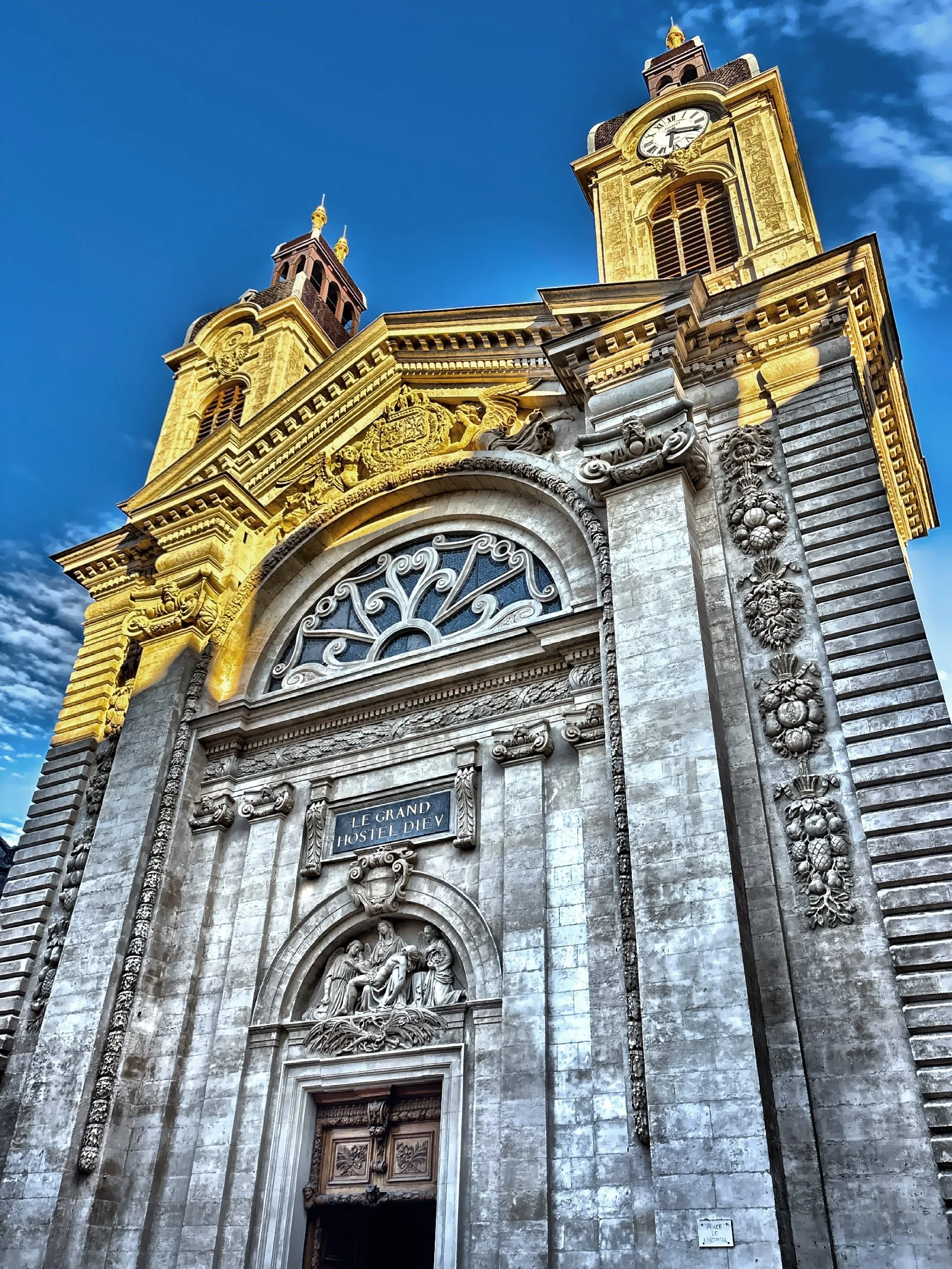  The Chapelle de I’Hotel-Dieu, a historic Baroque chapel originally part of the hospital complex constructed between 1637 and 1655.  It served as a place of worship for patients and staff. 