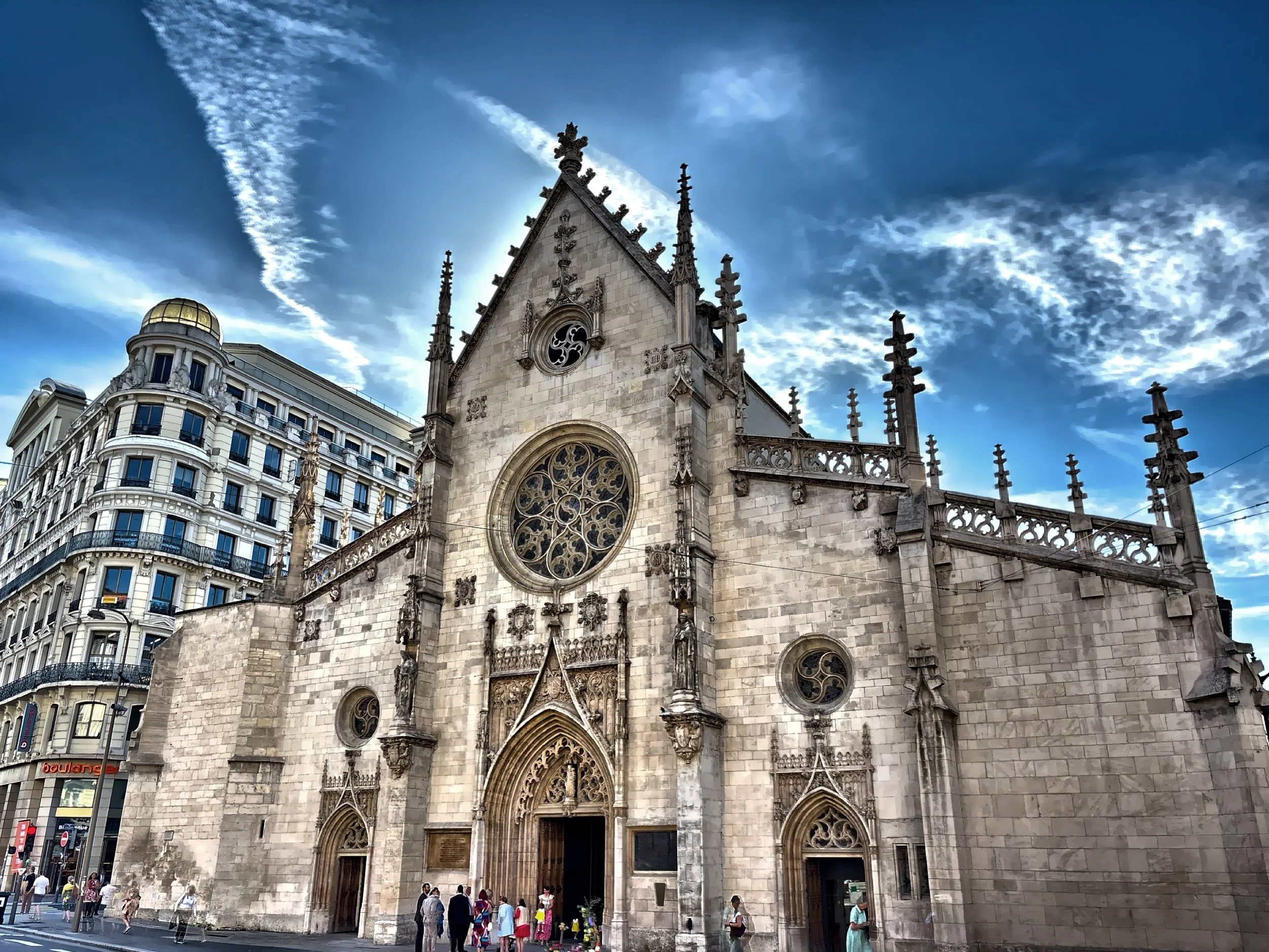  The 14th-century Eglise Saint-Bonaventure. 