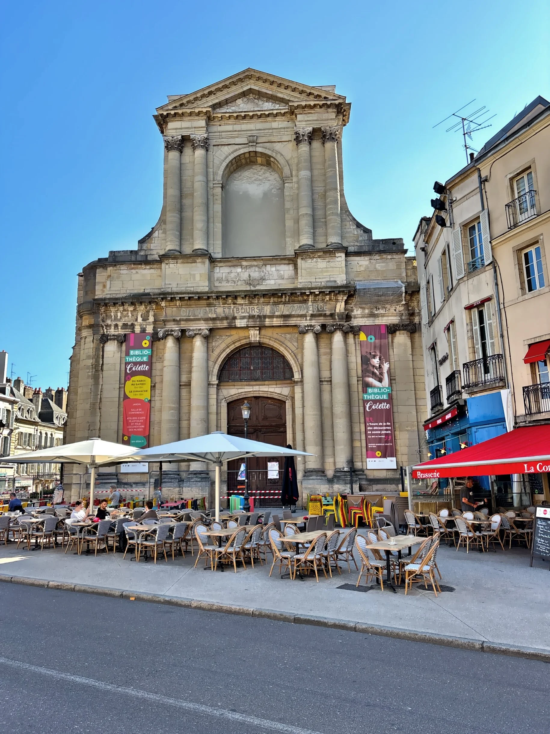  The 15th-century Eglise Saint-Etienne that formerly served as a Chamber of Commerce. 