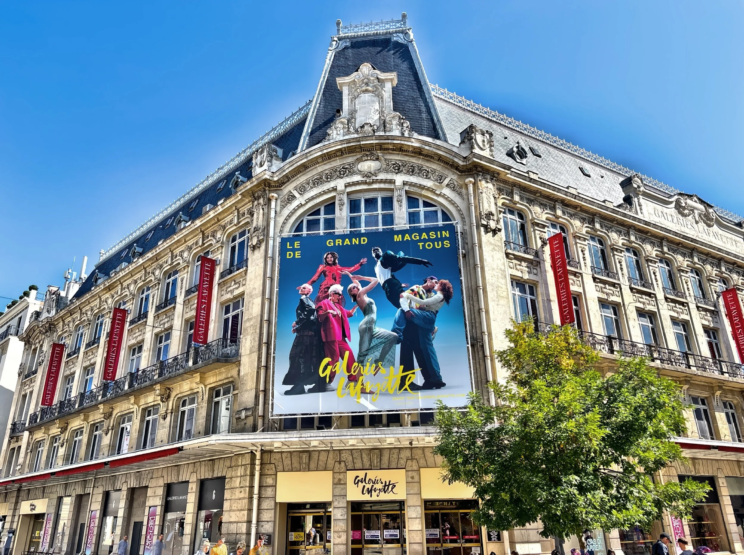  Galeries Lafayette Haussmann department store. 