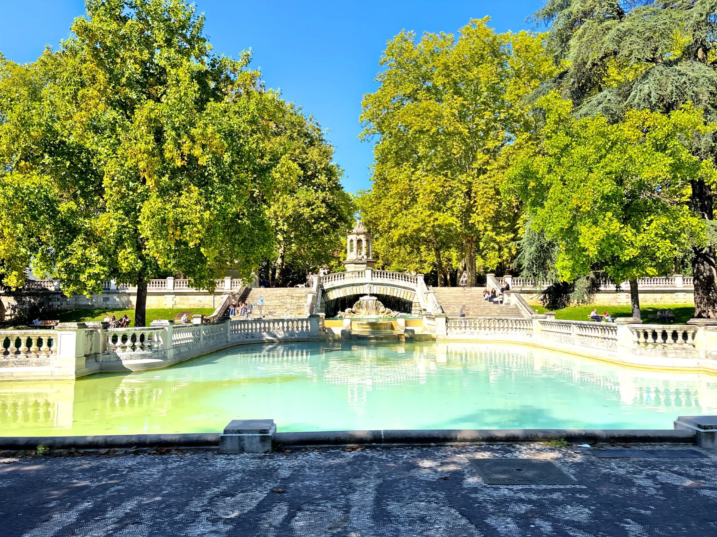  Jardin Darcy, the first public garden Dijon. 