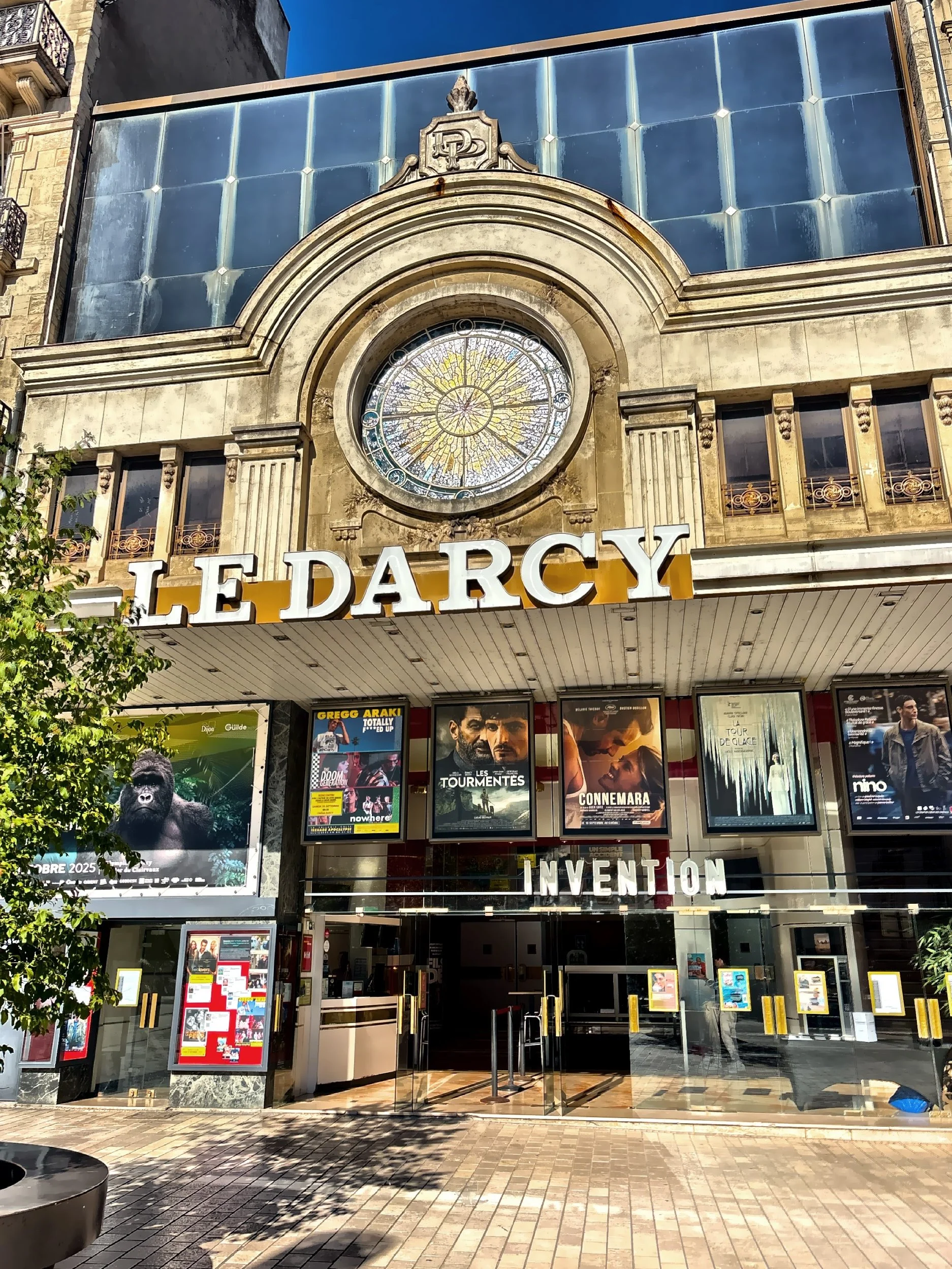  The Le Darcy cinema. 