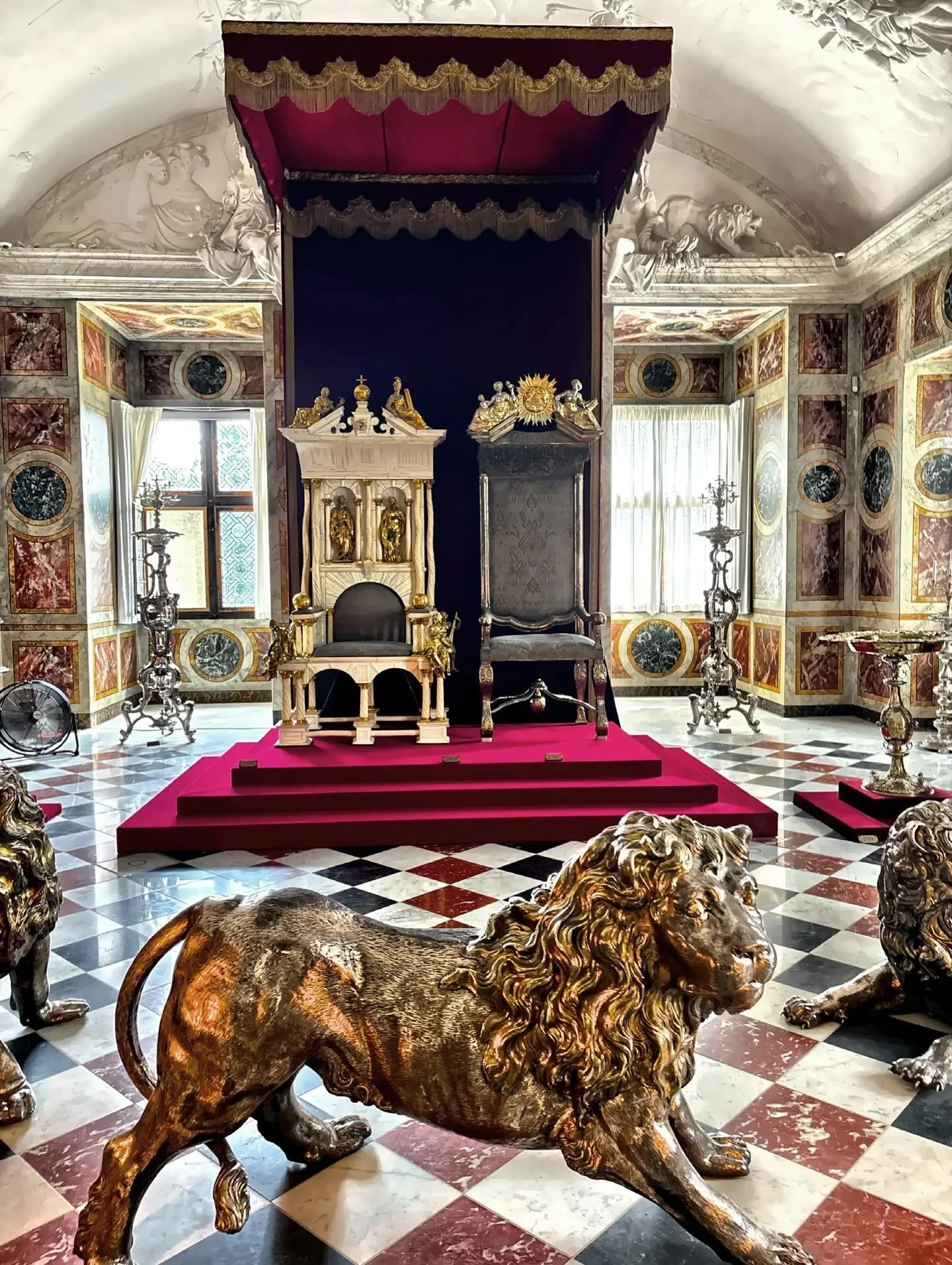 Rosenborg Slot (Rosenborg Castle) stands as one of Denmark&rsquo;s most iconic Renaissance-era landmarks. Located in Kongens Have (The King&rsquo;s Garden) in central Copenhagen, it was commissioned by King Christian IV and built between 1606 and 162