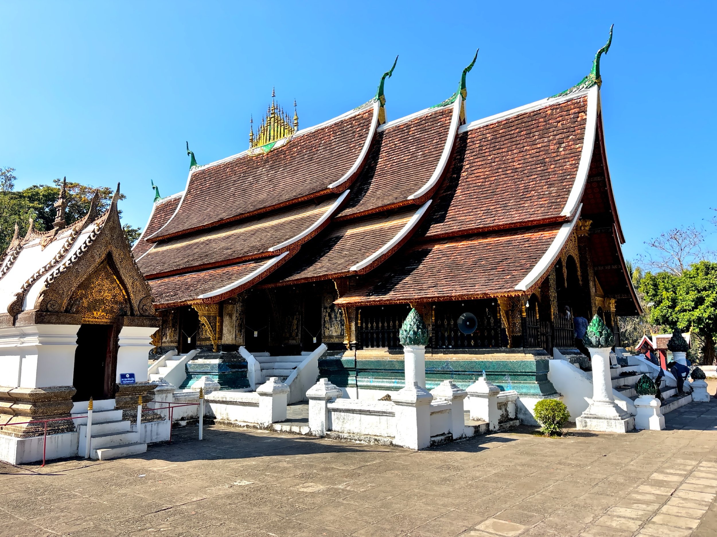  The main hall stands on a raised platform, but never feels imposing or ostentatious.  Every element is restrained and designed to harmonize with its surroundings. 