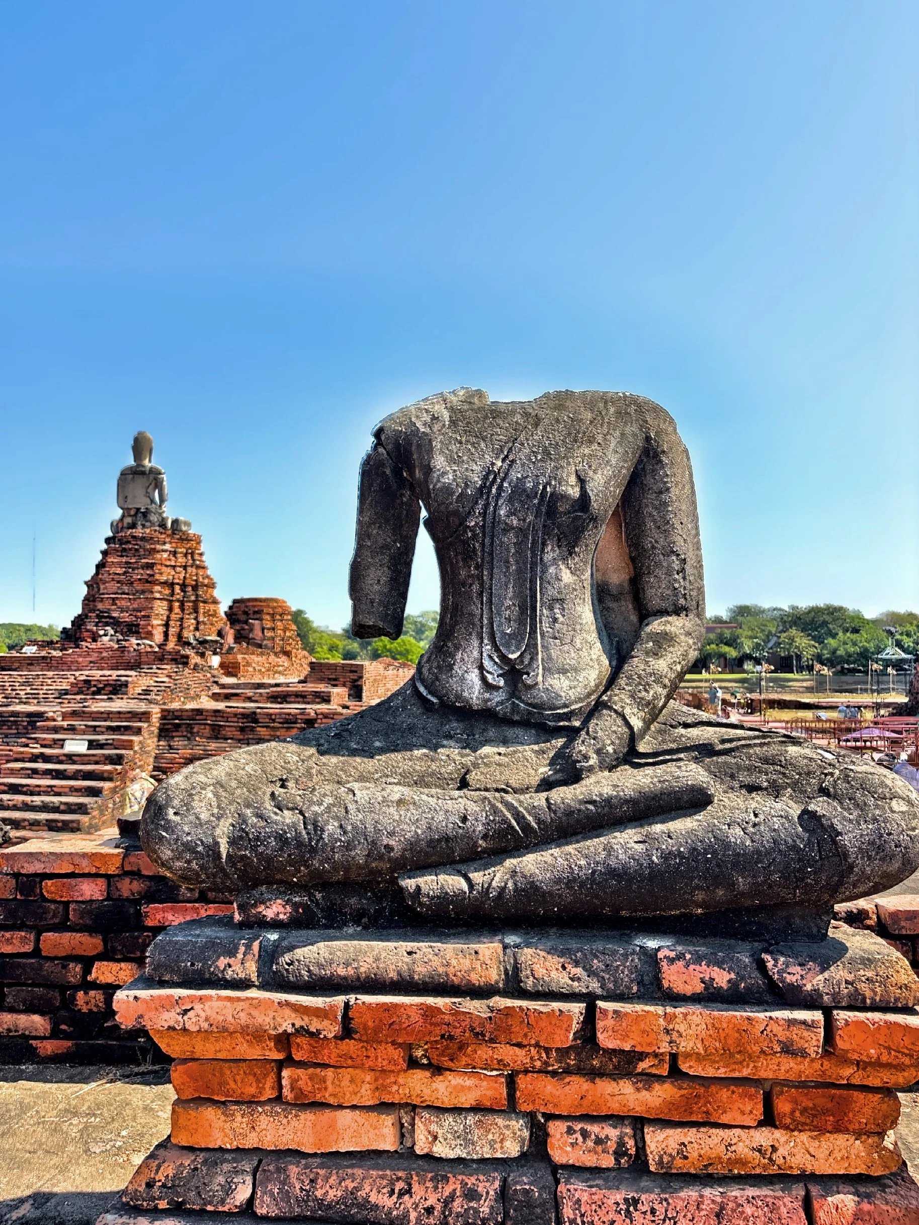  Many statues at the site were decapitated during the Burese invasion in the 18th century, leaving them headless. 