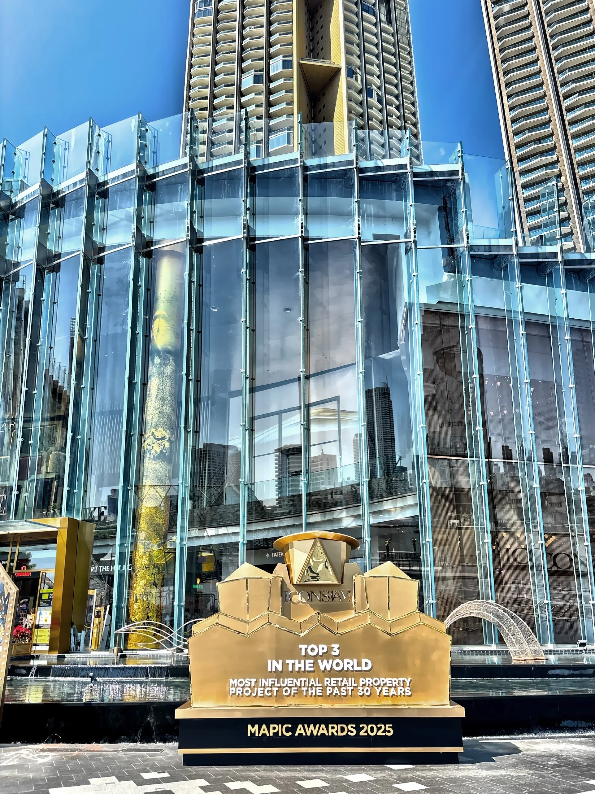  One of Bangkok’s largest and most famous malls, ICONSIAM. 