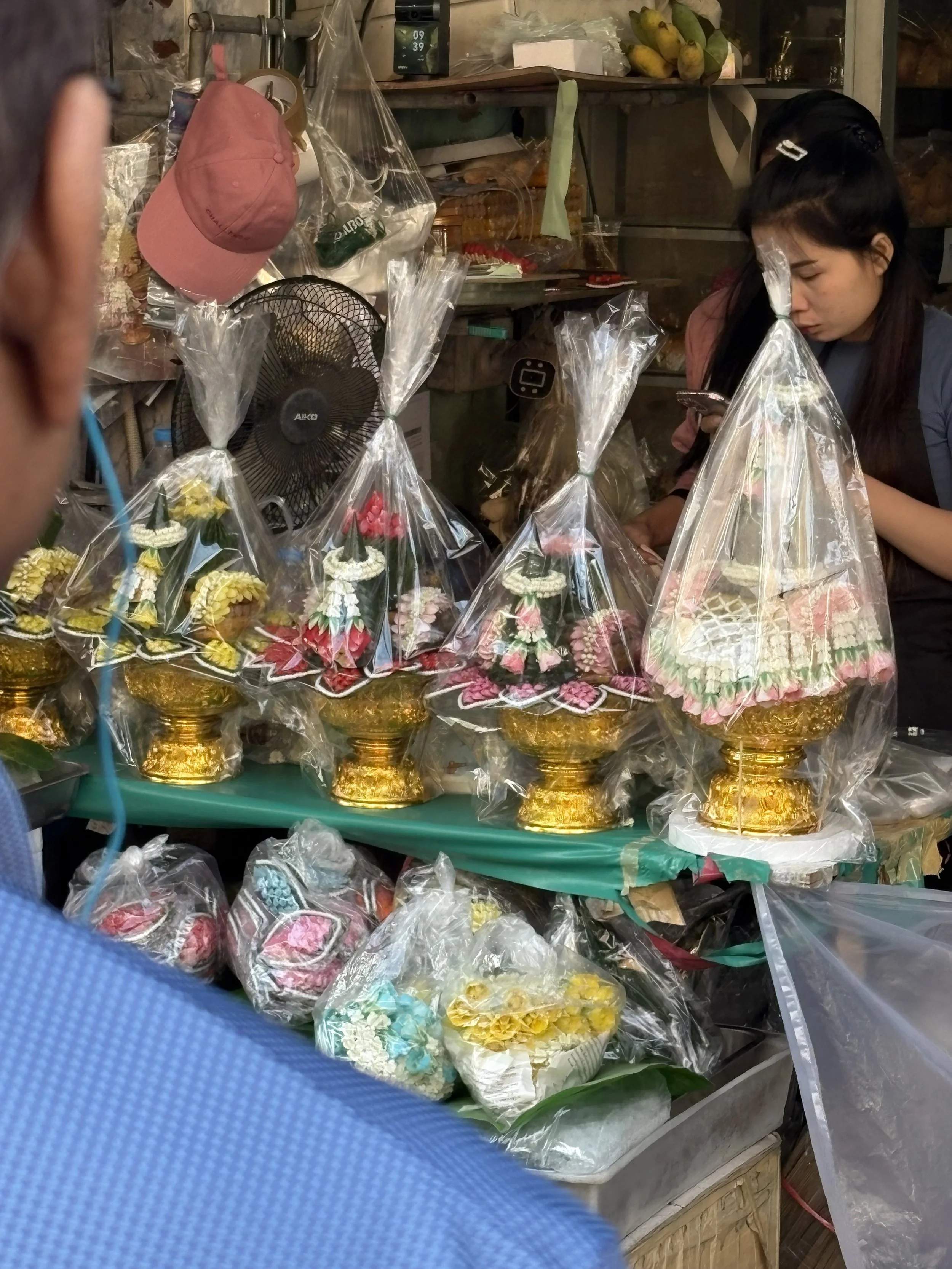 Bangkok’s Iconic Flower Market - Pak Khlong Talat