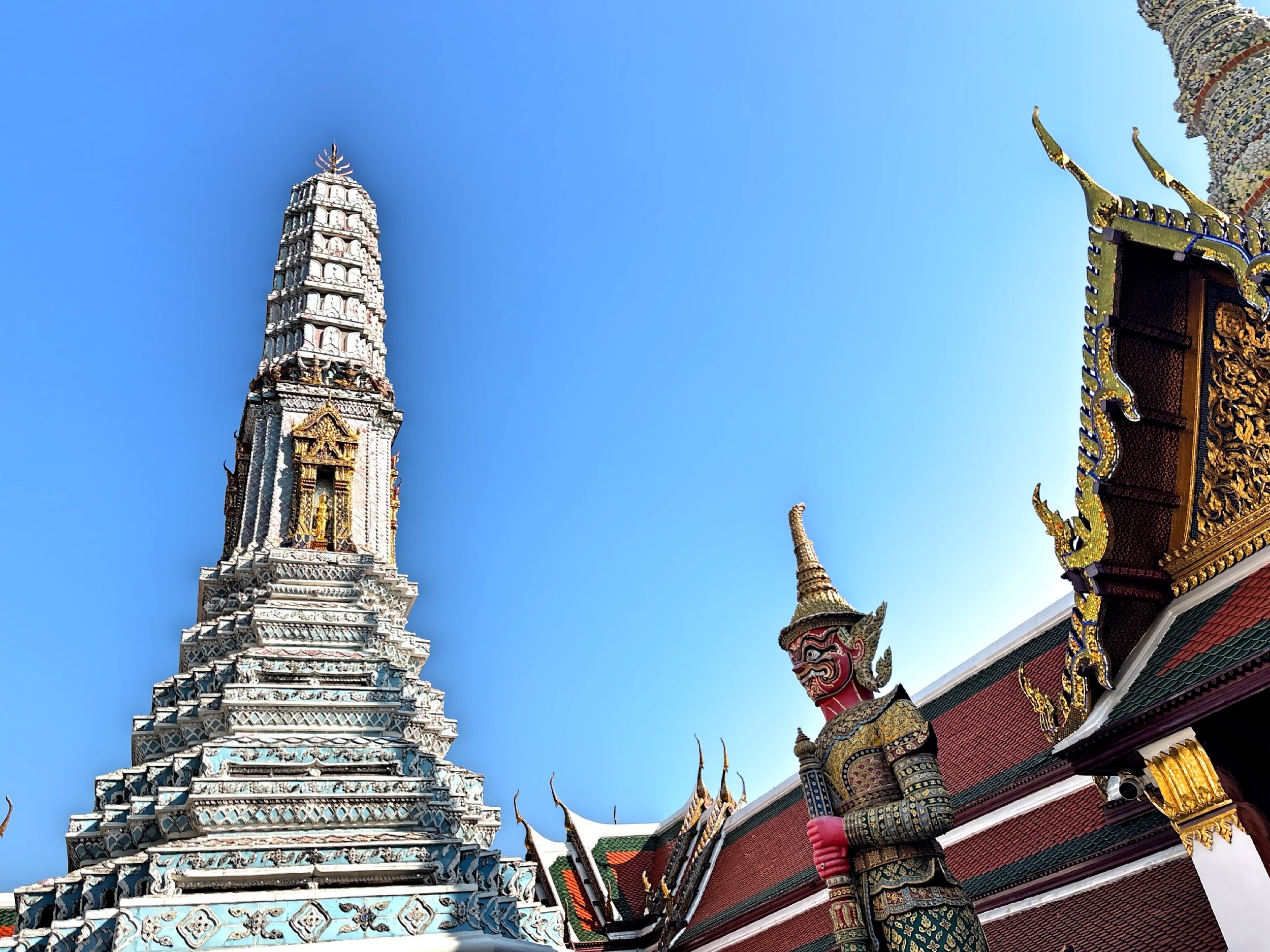  The central prong of Wat Arun, commonly known as the Temple of Dawn. 