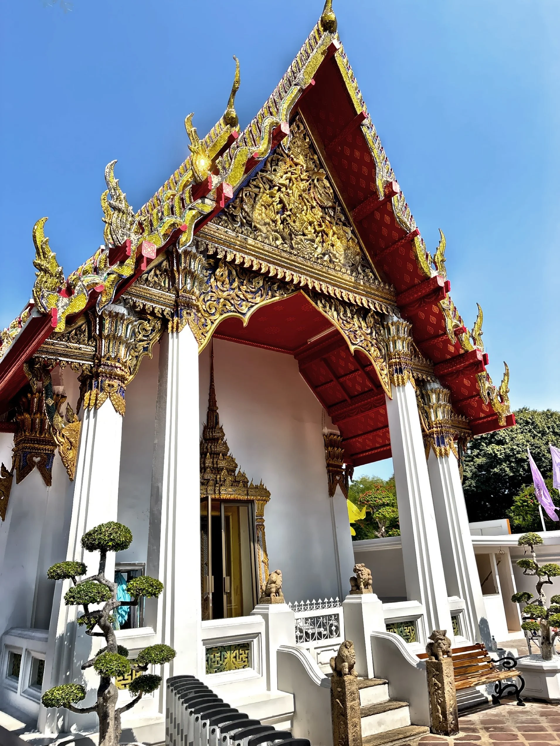  Wat Chetuphon Simon Mangkhalaram Rajwaramahawihan, beter known as the Temple of the Reclining Buddha. 