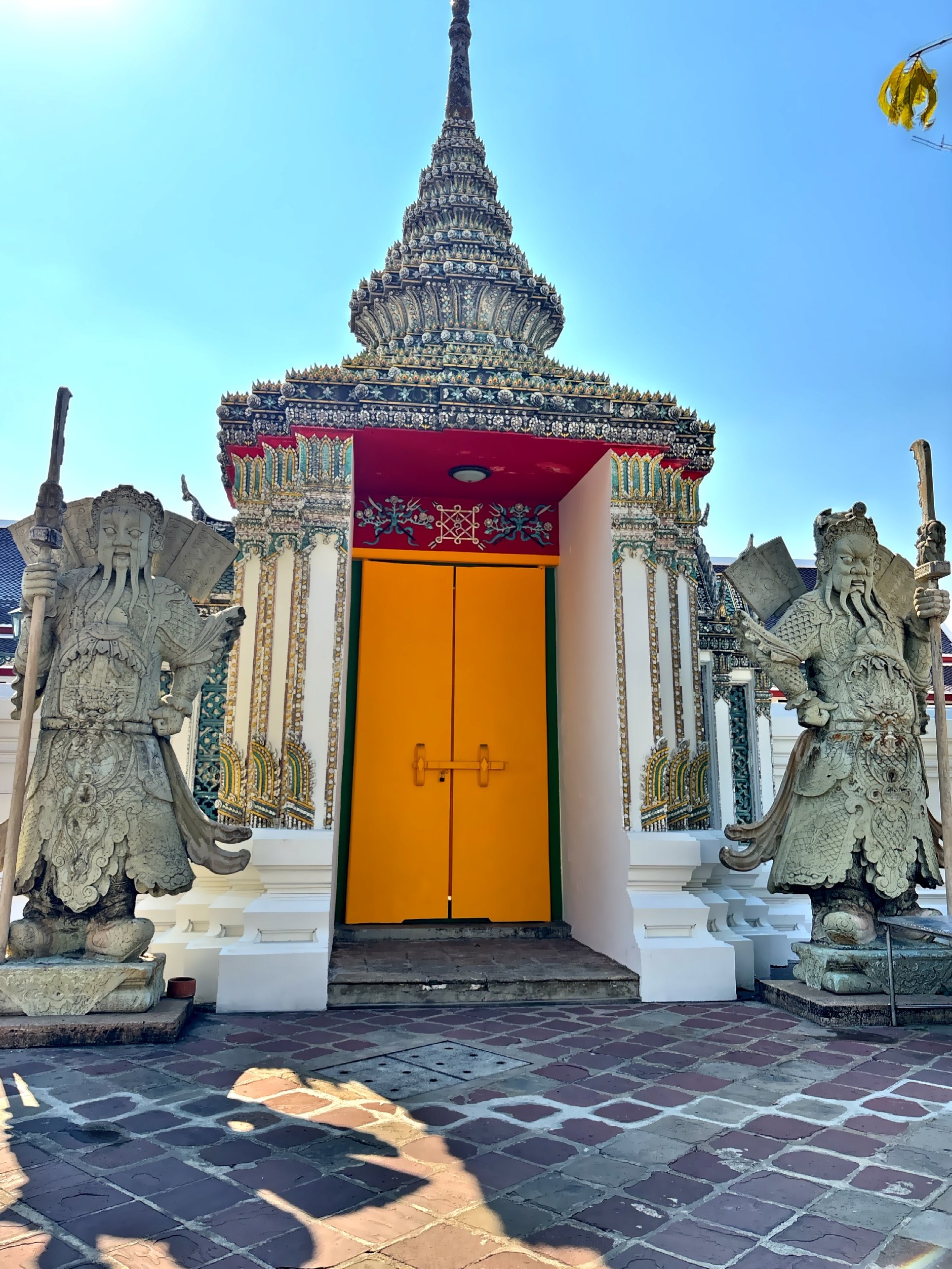  Decorative gates 