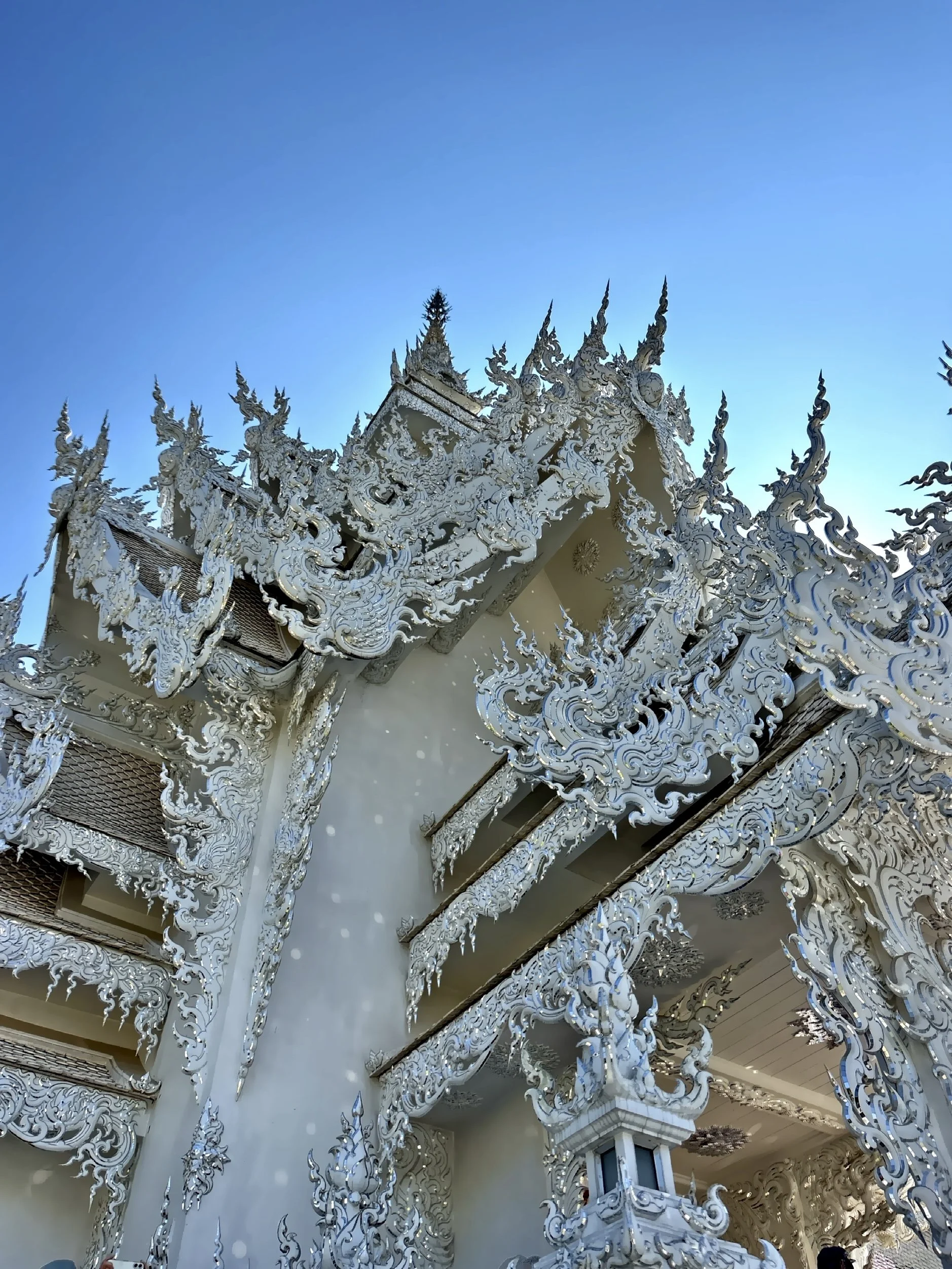  The entire layout symbolizes the journey from chaos to enlightenment. 