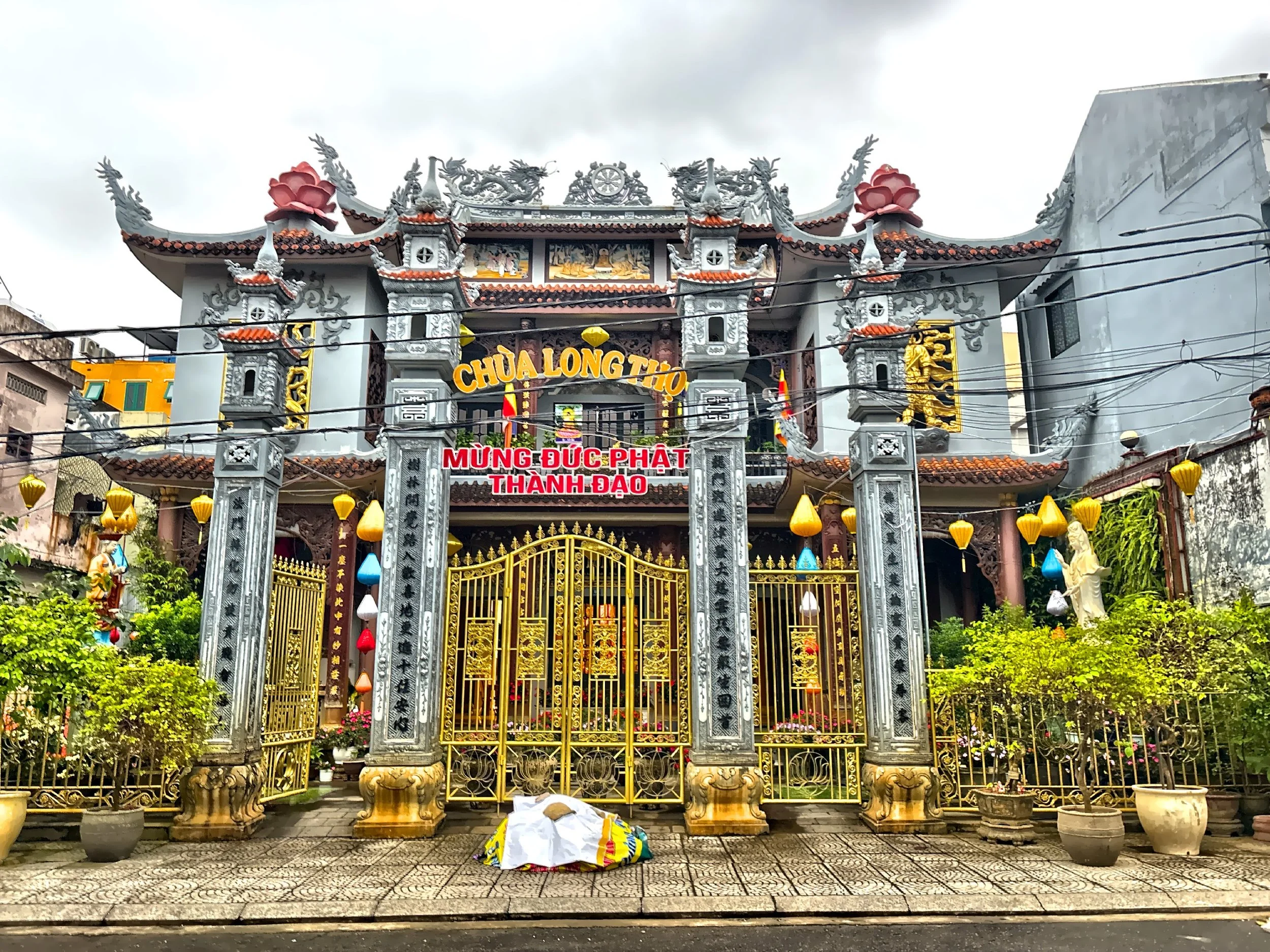  Chua Long Tho temple with traditional Vietnamese architecture. 