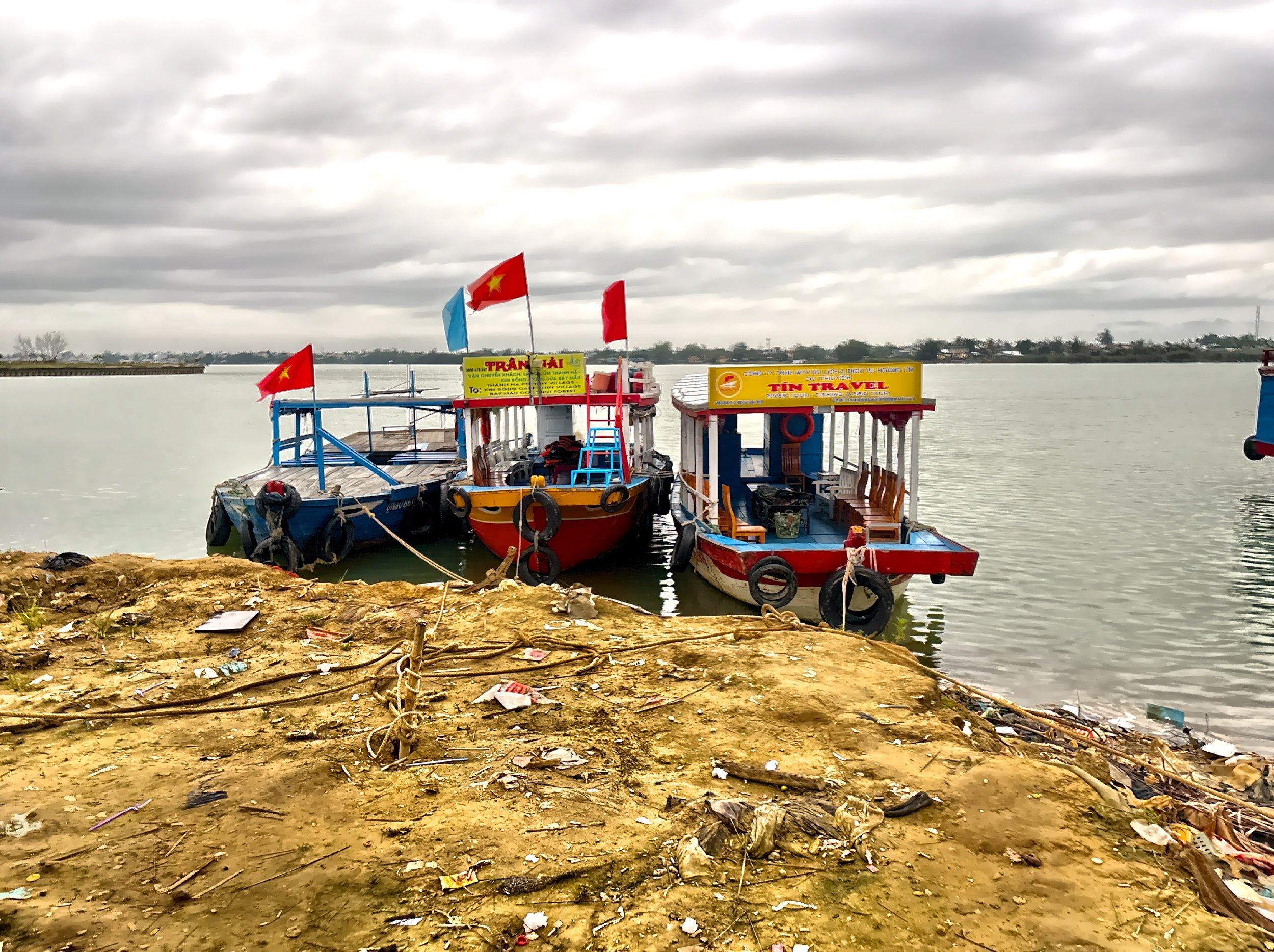  Tourist ferries moored on the The Bon River 