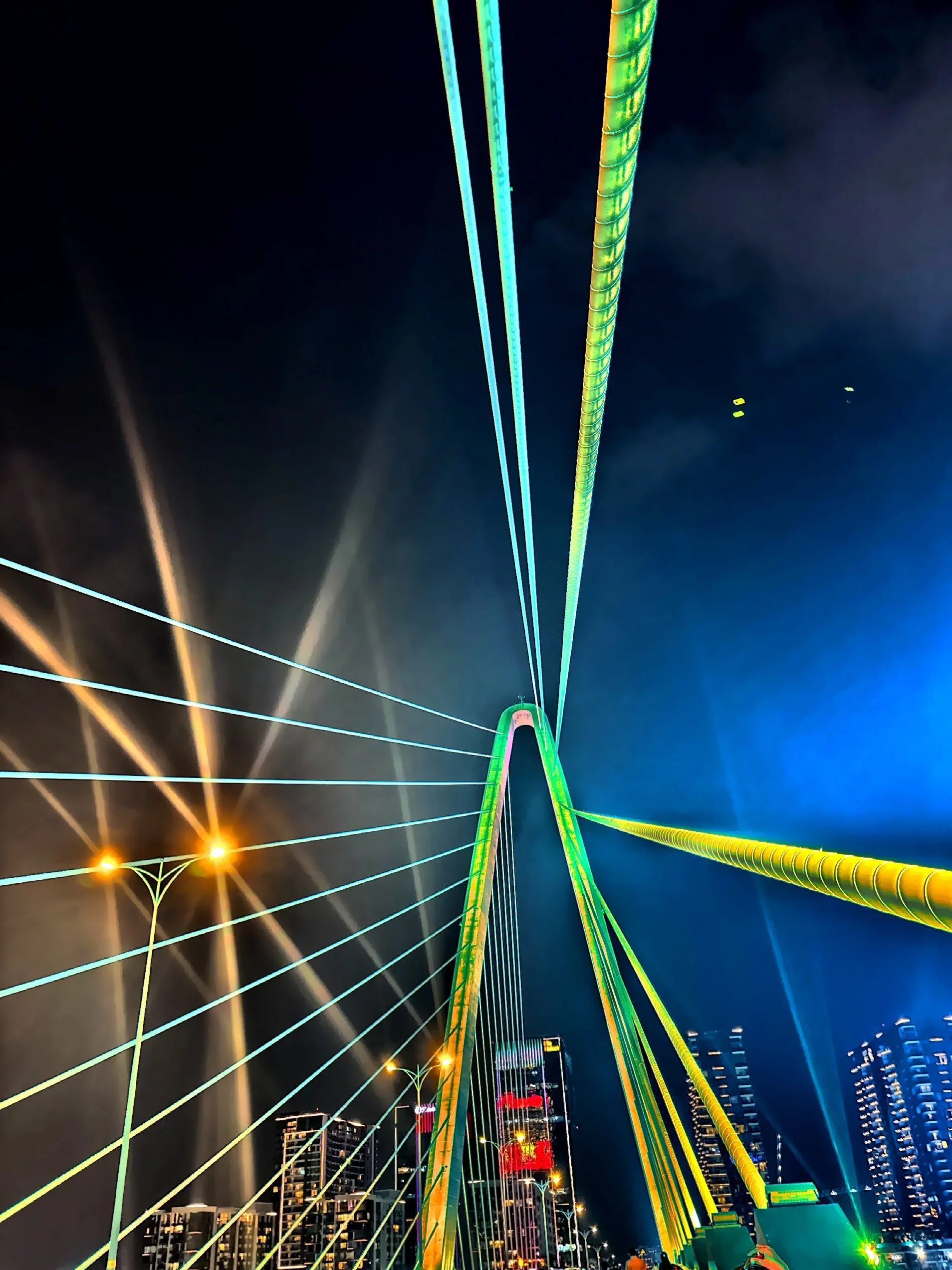  As night falls, Ho Chi Minh City transforms. Rooftop bars glow above the skyline, night markets come alive with color and sound, and the energy never seems to fade. The city doesn’t sleep—it simply shifts into another rhythm. 