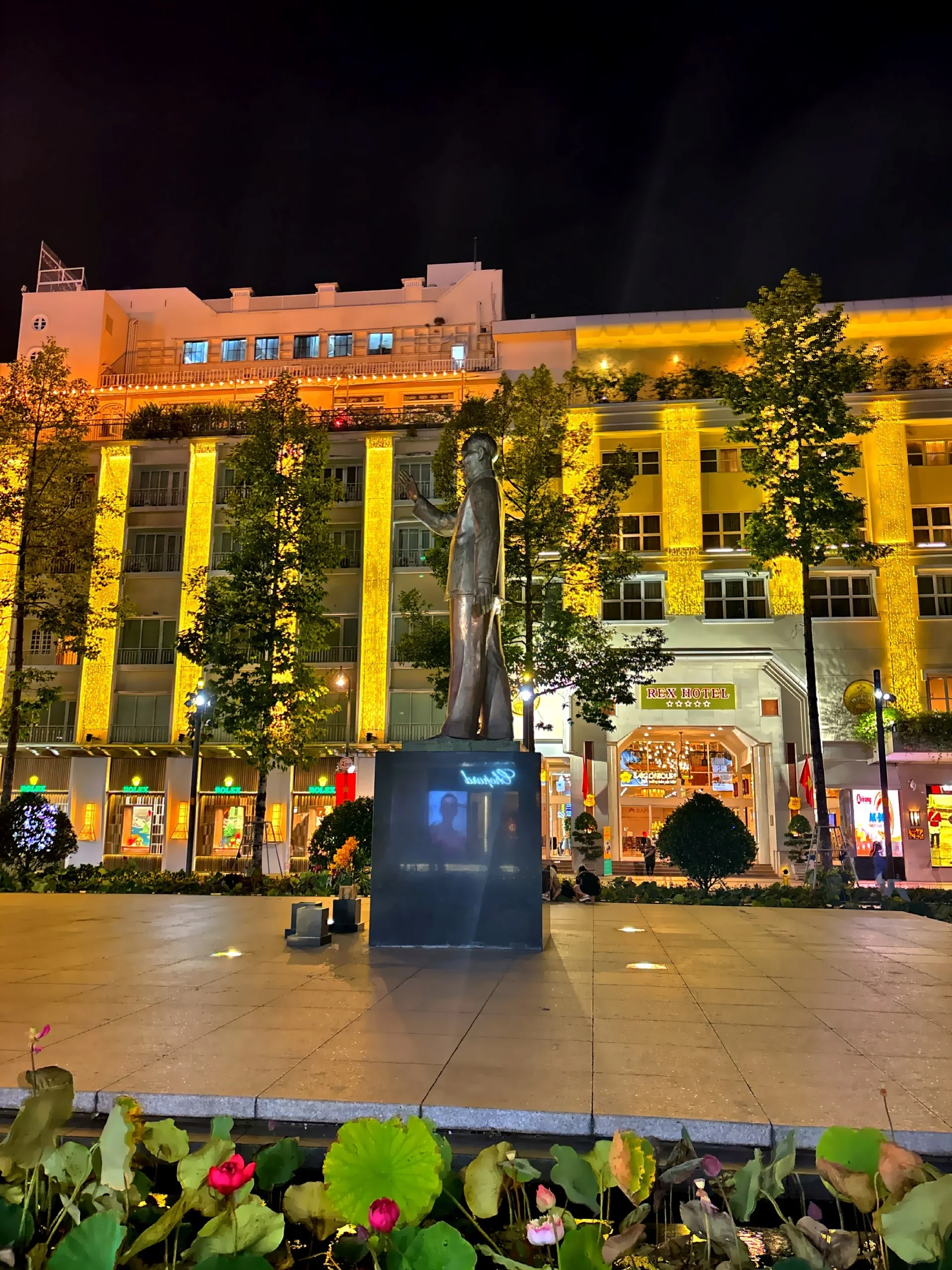  The bronze statue of President Ho Chi Minh located in front of the People’s Committee Building. 