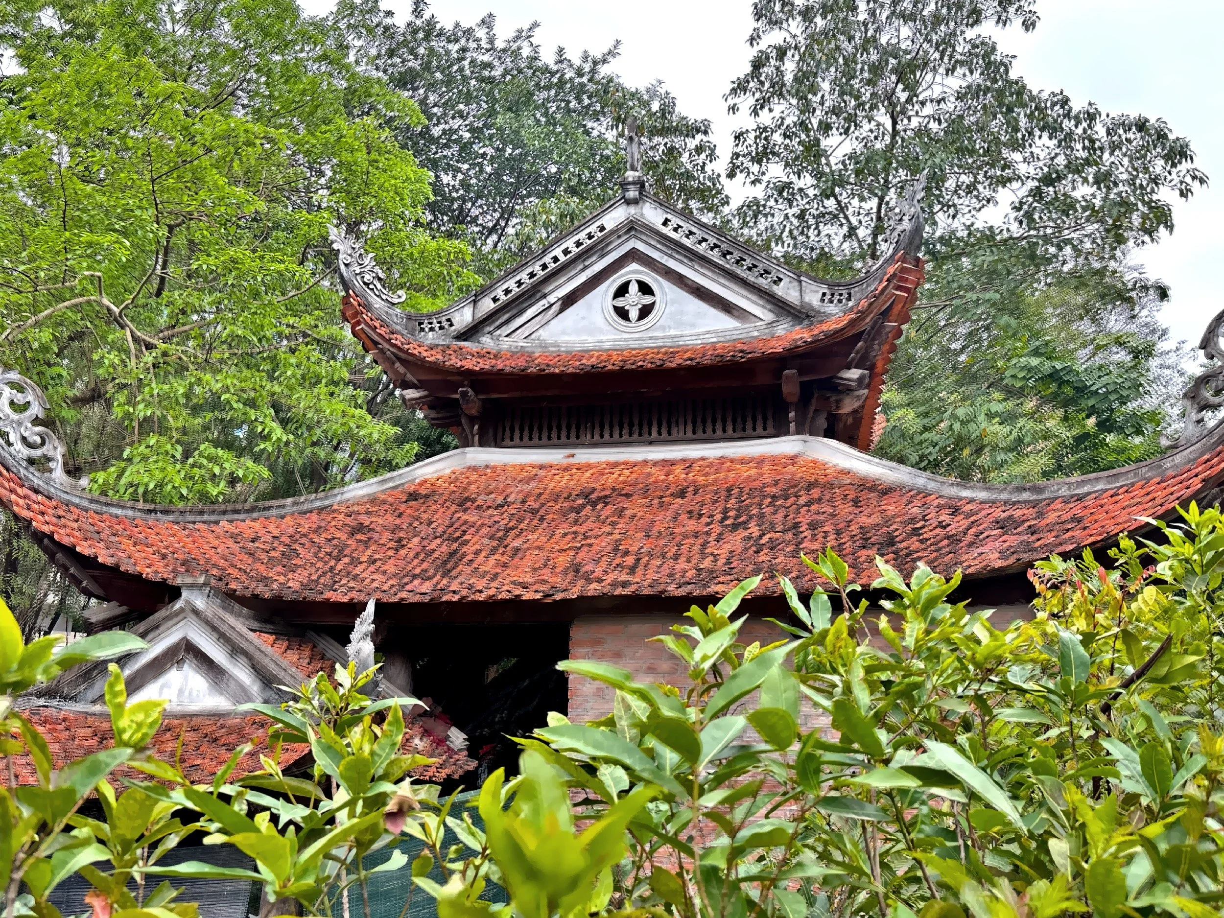  The One Pillar Pagoda is an iconic historic Buddhist temple designed to resemble a lotus flower. 