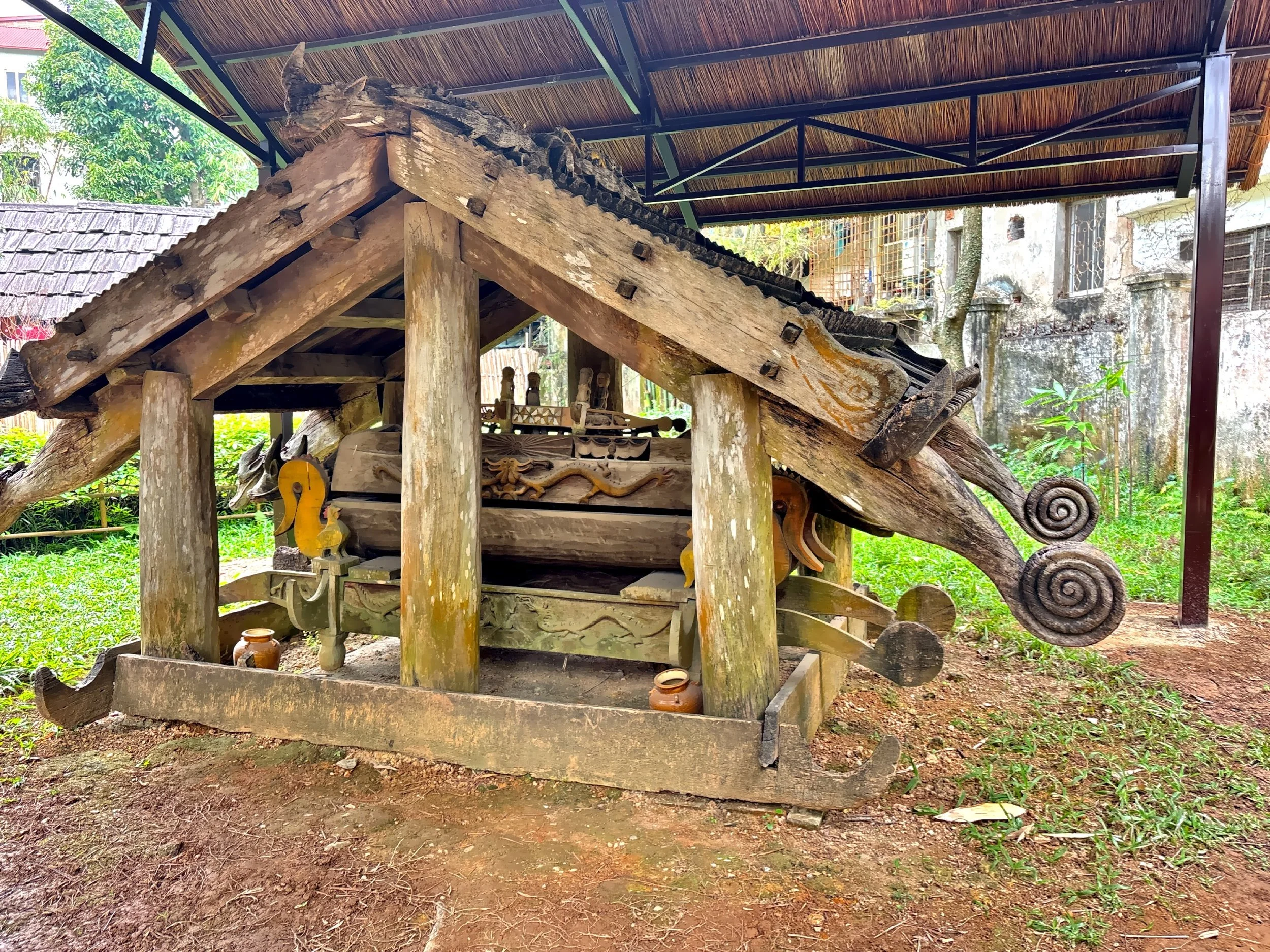  This elaborate structure is used for the ‘second funeral’ ceremony of the Co Tu people, specifically high-ranking or rich members of society. 