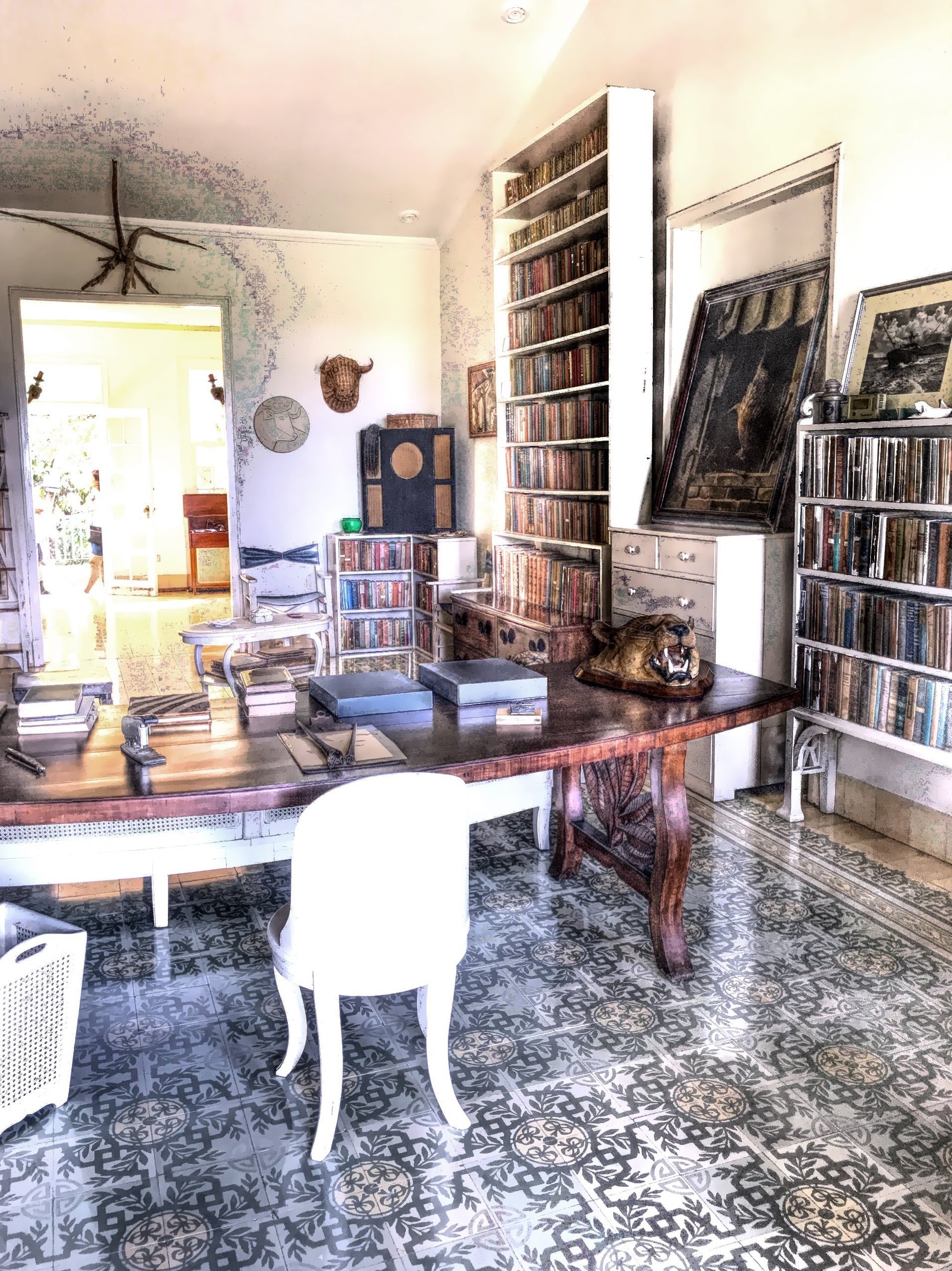  Thousands of books line the shelves in the Library—Hemingway wasn’t just a writer; he was an obsessive reader. 