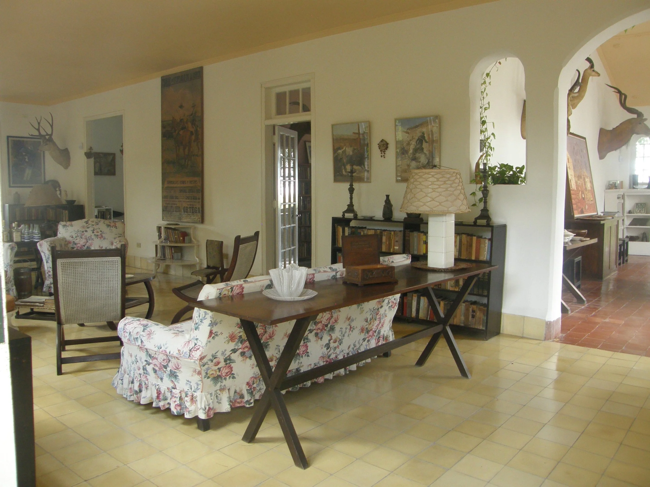  Famous visitors to the house were the Hollywood actors Katharine Hepburn, Ava Gardner, Errol Flynn and Spencer Tracy. 