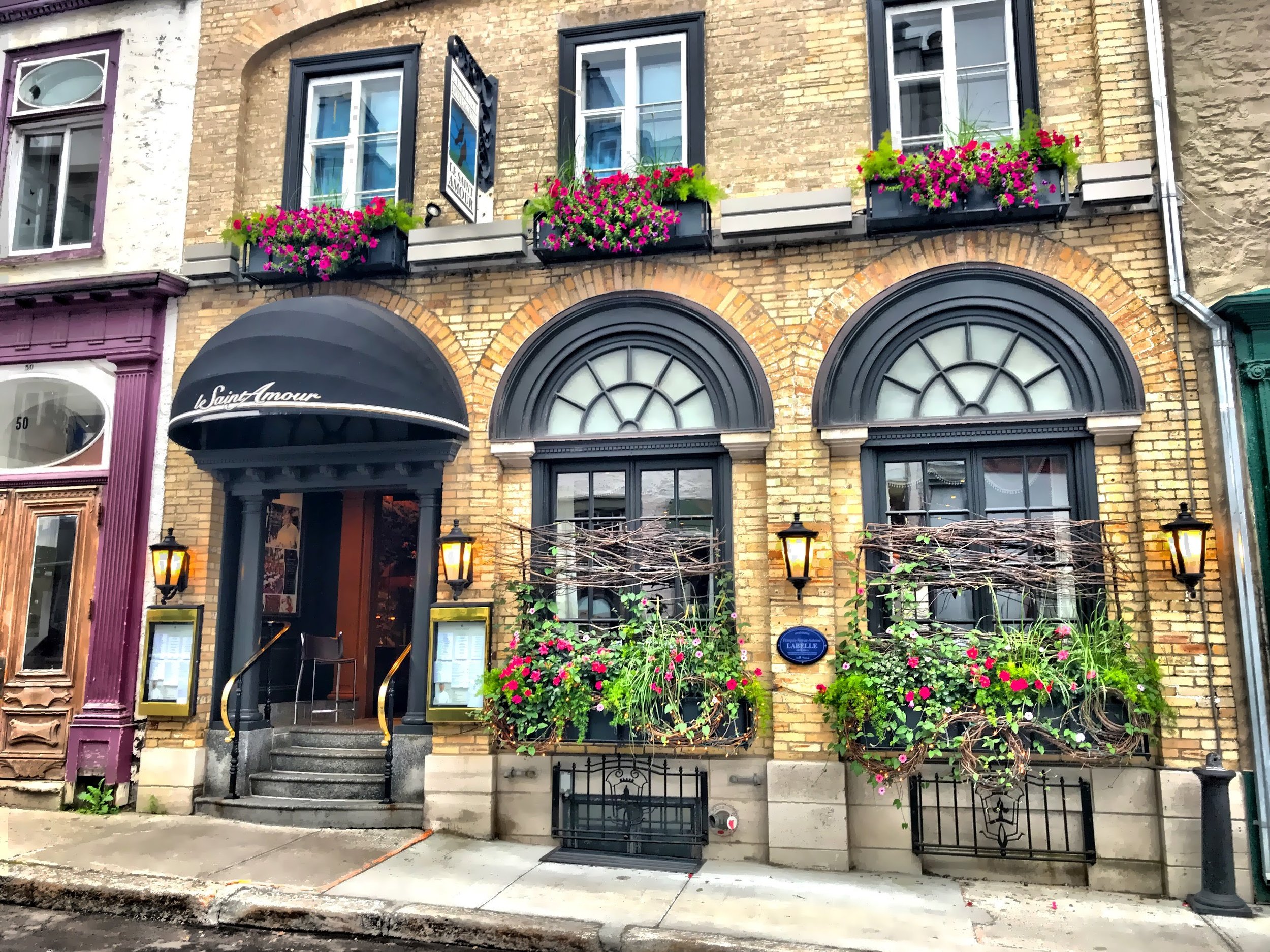  Le Saint-Amoour, a culinary institute famous for gastronomic experiences. 