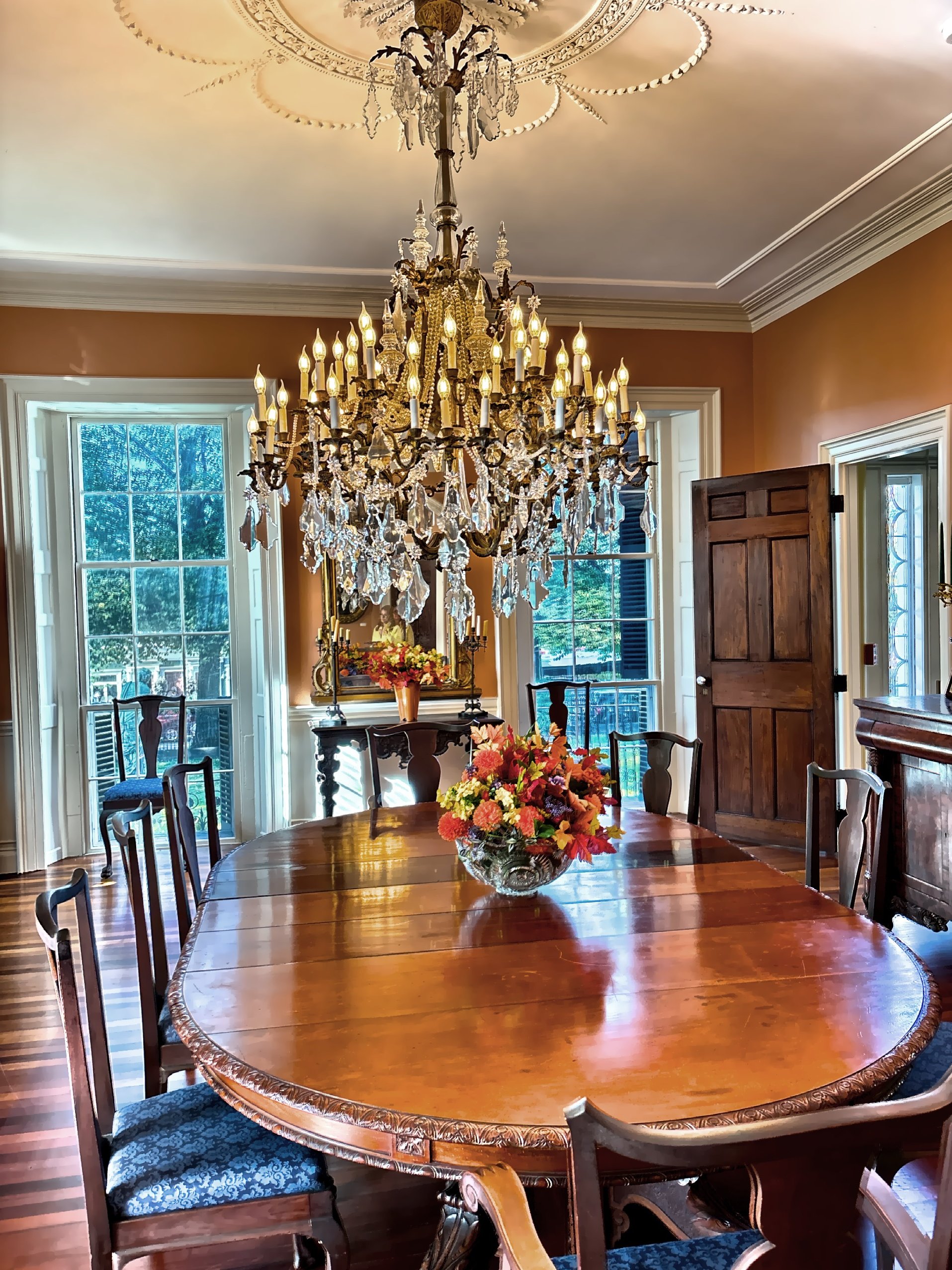  The formal dining room 