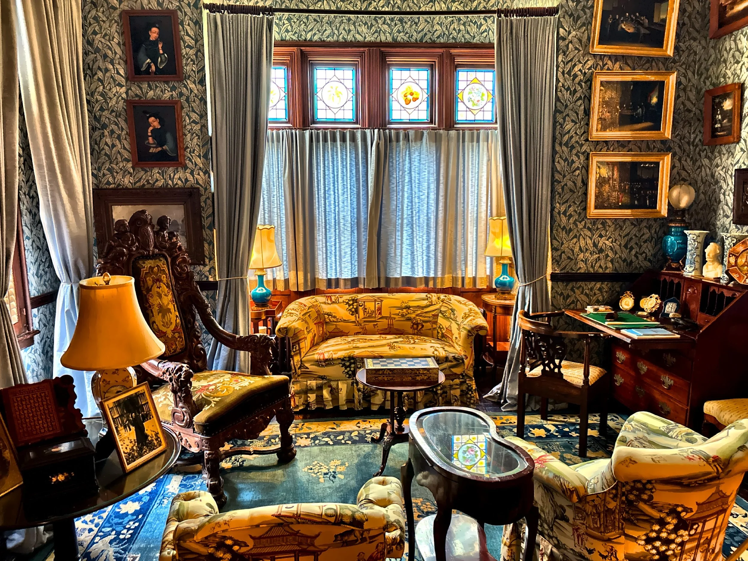  The parlor or drawing room was designed for conversation, music, and tea, not large-scale entertaining. 