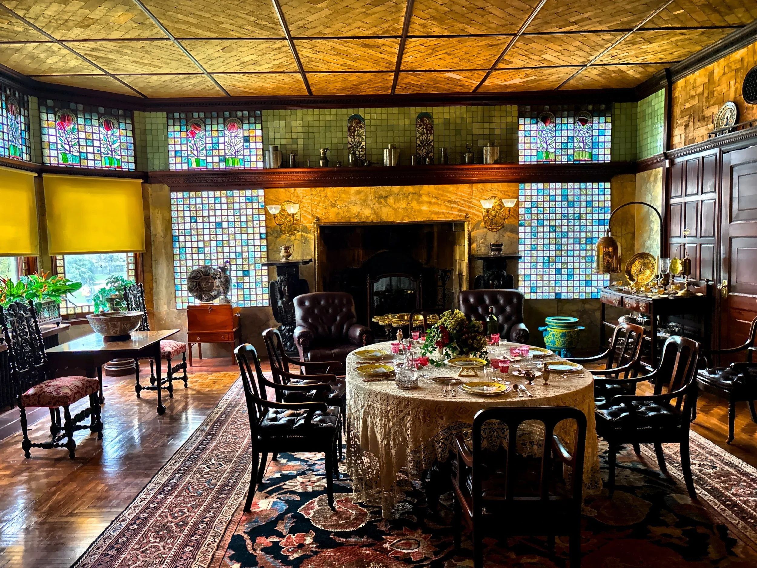  A highly innovative dining room combining Western and Asian design influences with early use of glass bricks by Louis Comfort Tiffany, decorative cork ceilings and wall coverings—unusual for the time. 