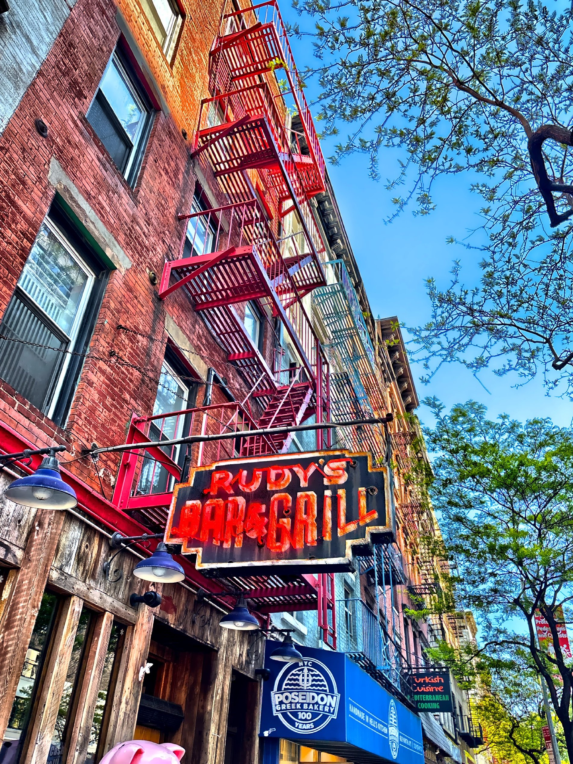  Historic dive bar, Rudy’s Bar &amp; Grill in Hell’s Kitchen, has been serving cheap beer and free hot dogs since 1933. 