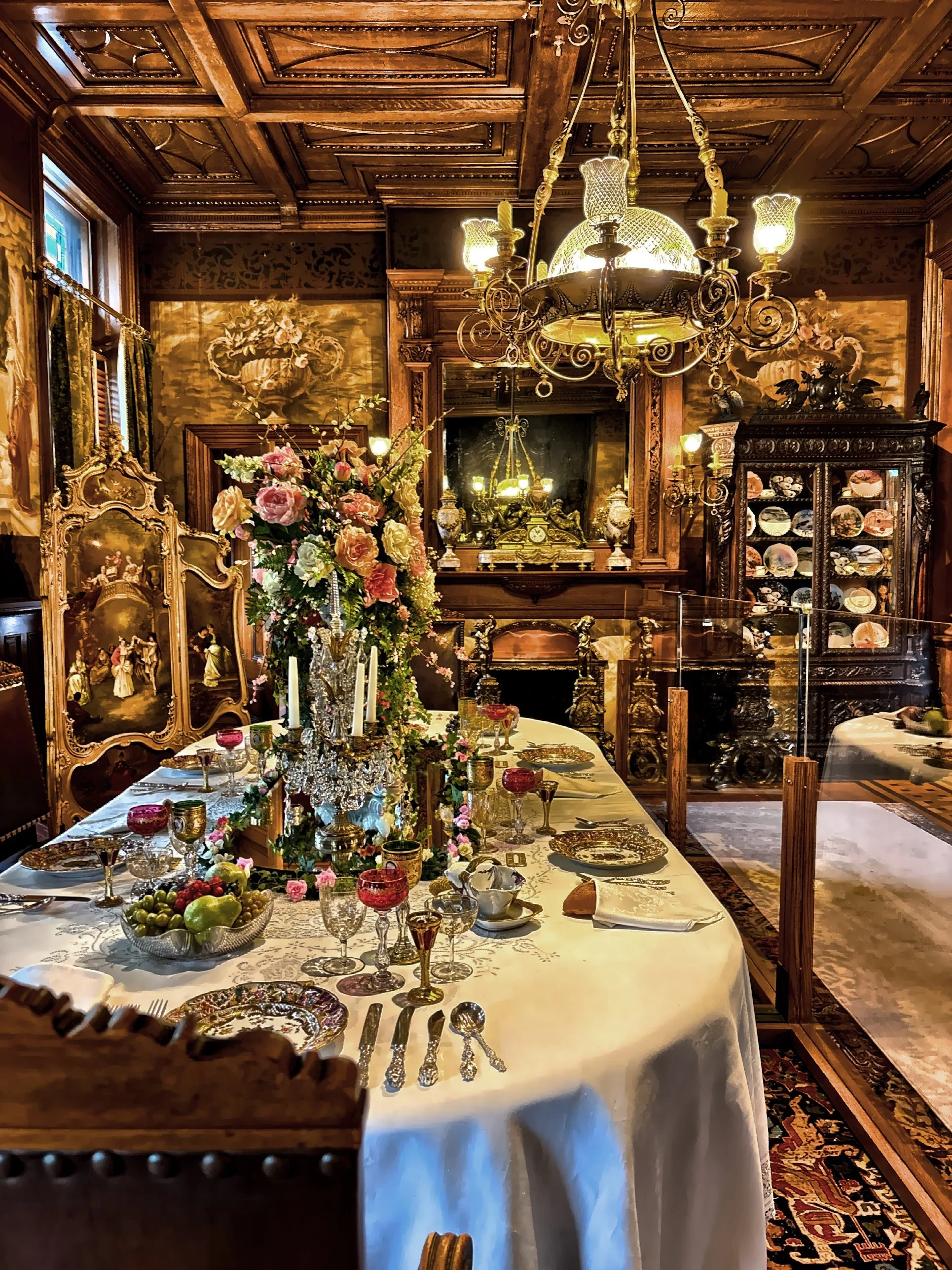  The lavish dining room 