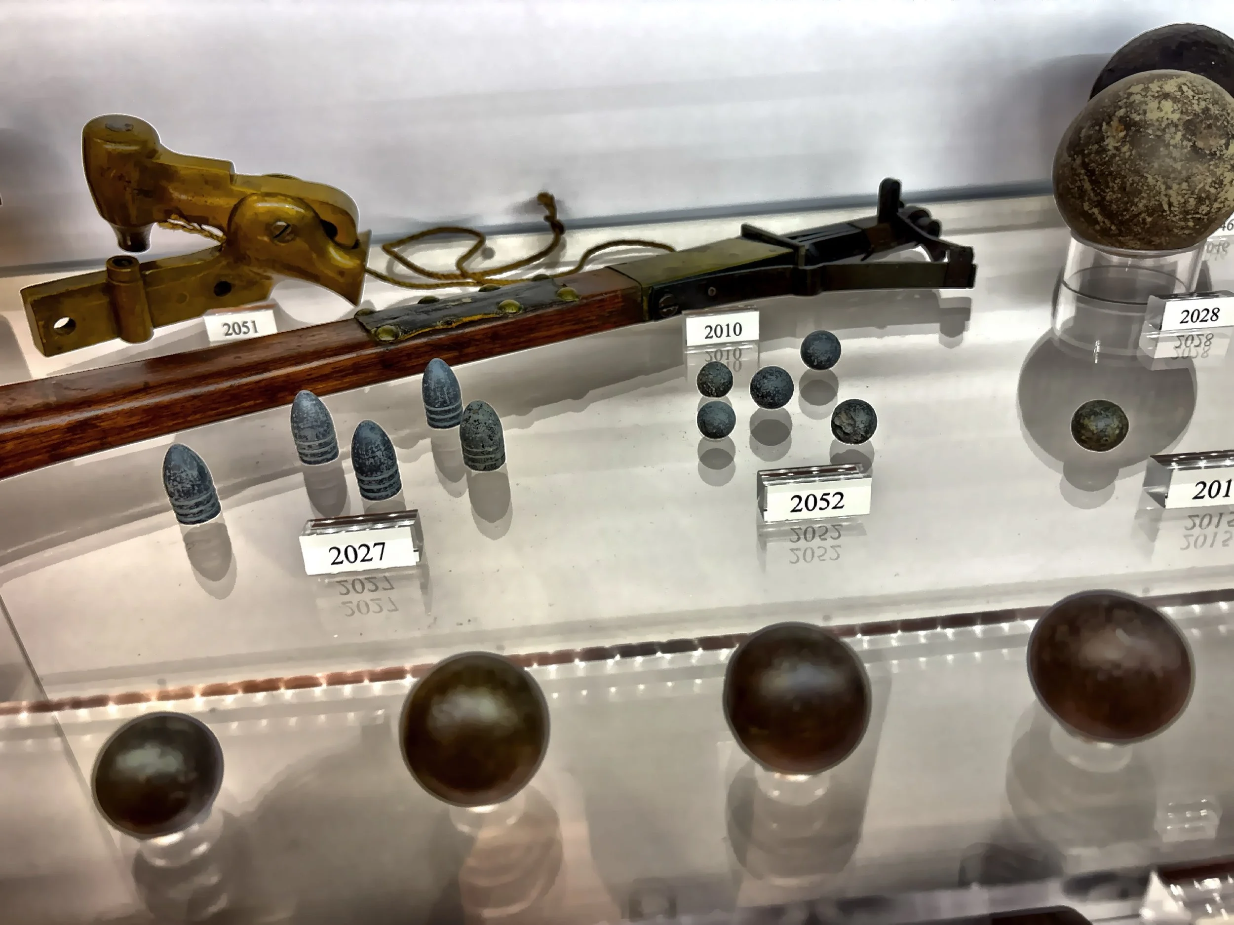  The building hosts exhibits related to George Washington’s life and legacy and defense of the Hudson. 