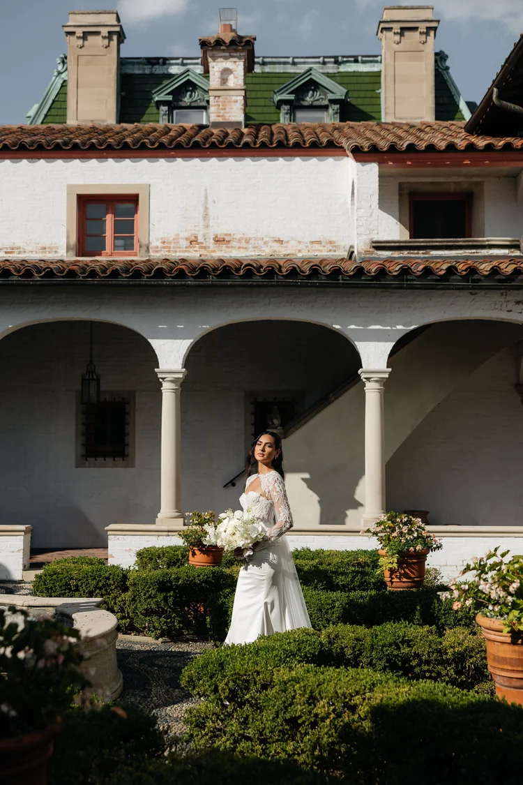 Anna Mustyats bride portrait