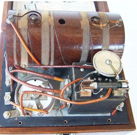 Aeriola Senior RF — The Vintage Radio and Communications Museum of 